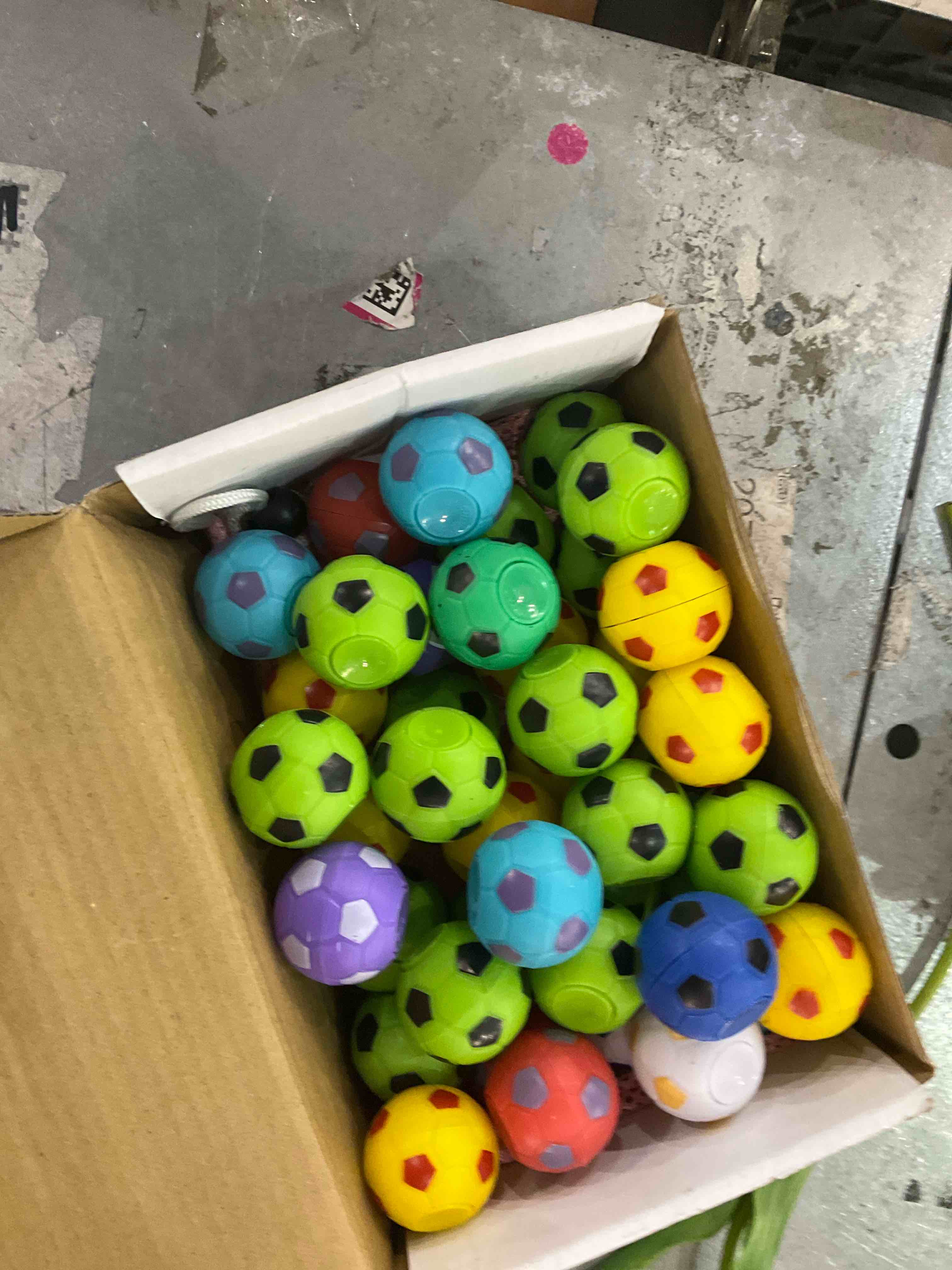 https://s3.amazonaws.com/lotting-images-prod/BargainHunt/EXS01253487_1712670366706.jpeg