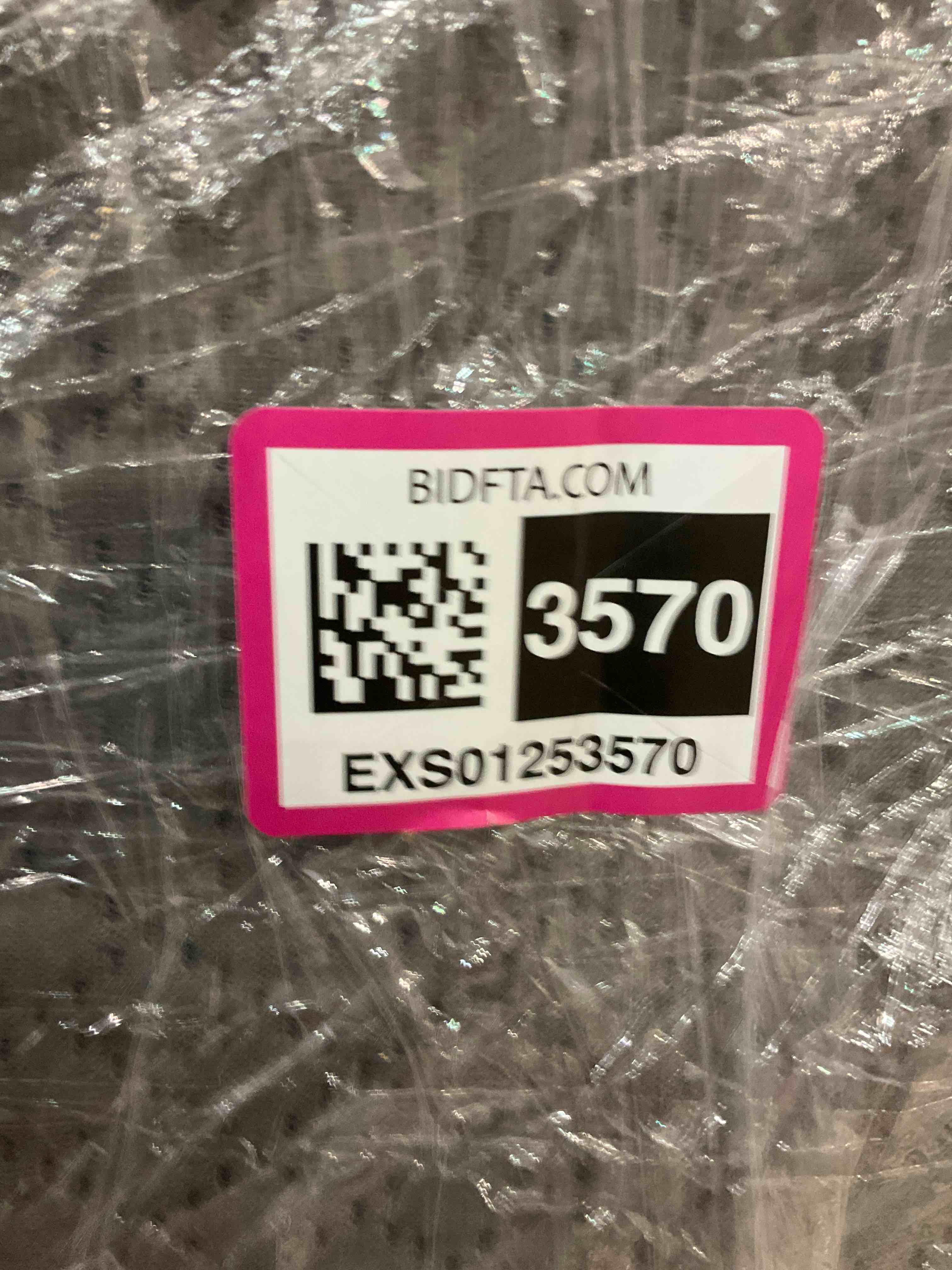 https://s3.amazonaws.com/lotting-images-prod/BargainHunt/EXS01253570_1712324461760.jpeg