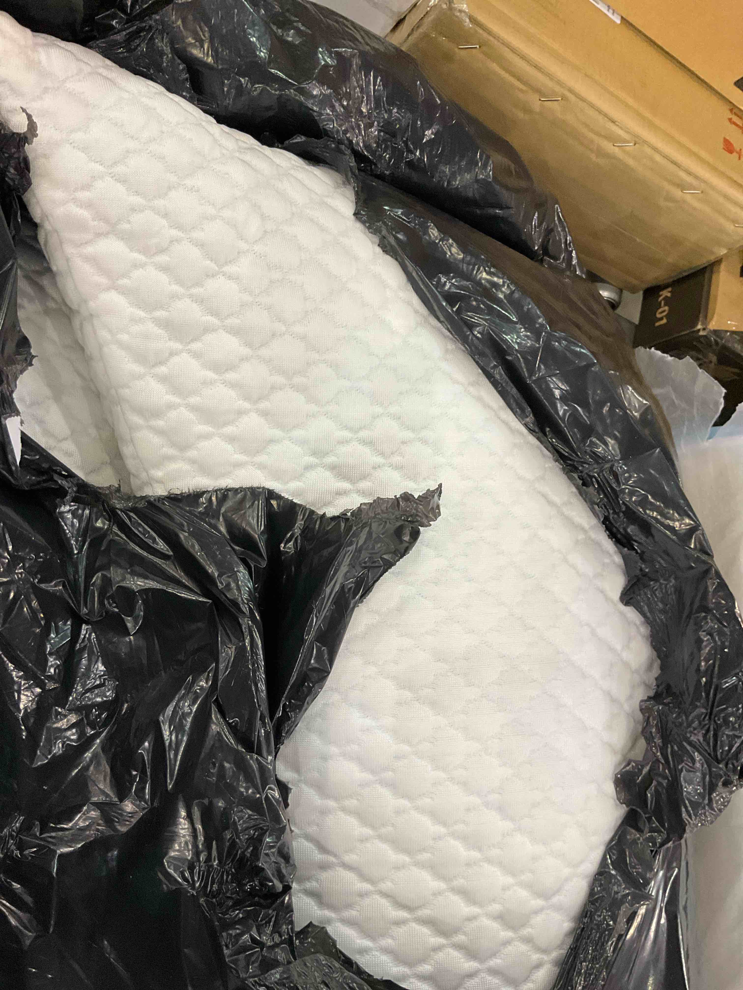 https://s3.amazonaws.com/lotting-images-prod/BargainHunt/EXS01253630_1712576375250.jpeg