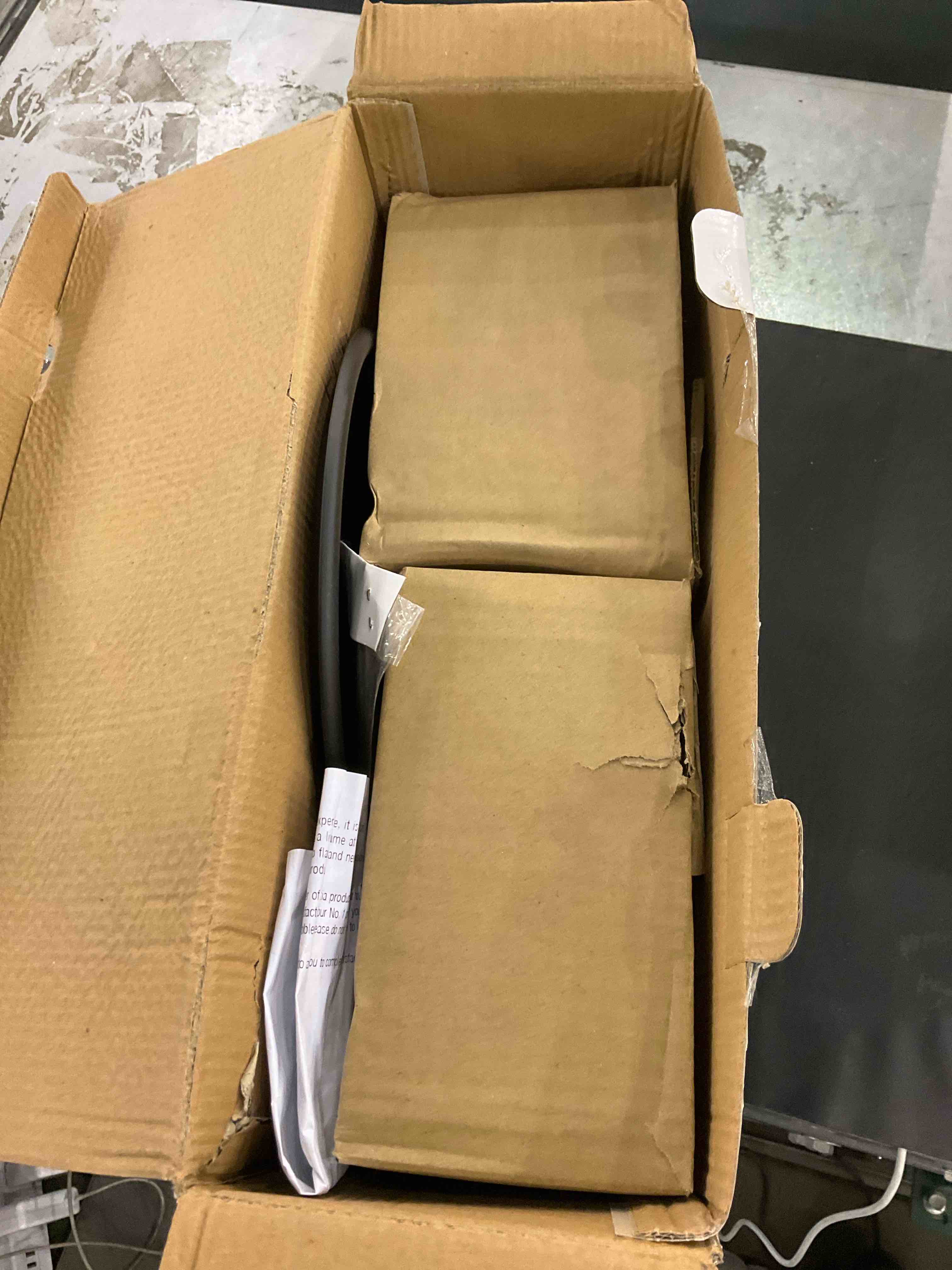 https://s3.amazonaws.com/lotting-images-prod/BargainHunt/EXS01254231_1712316632591.jpeg