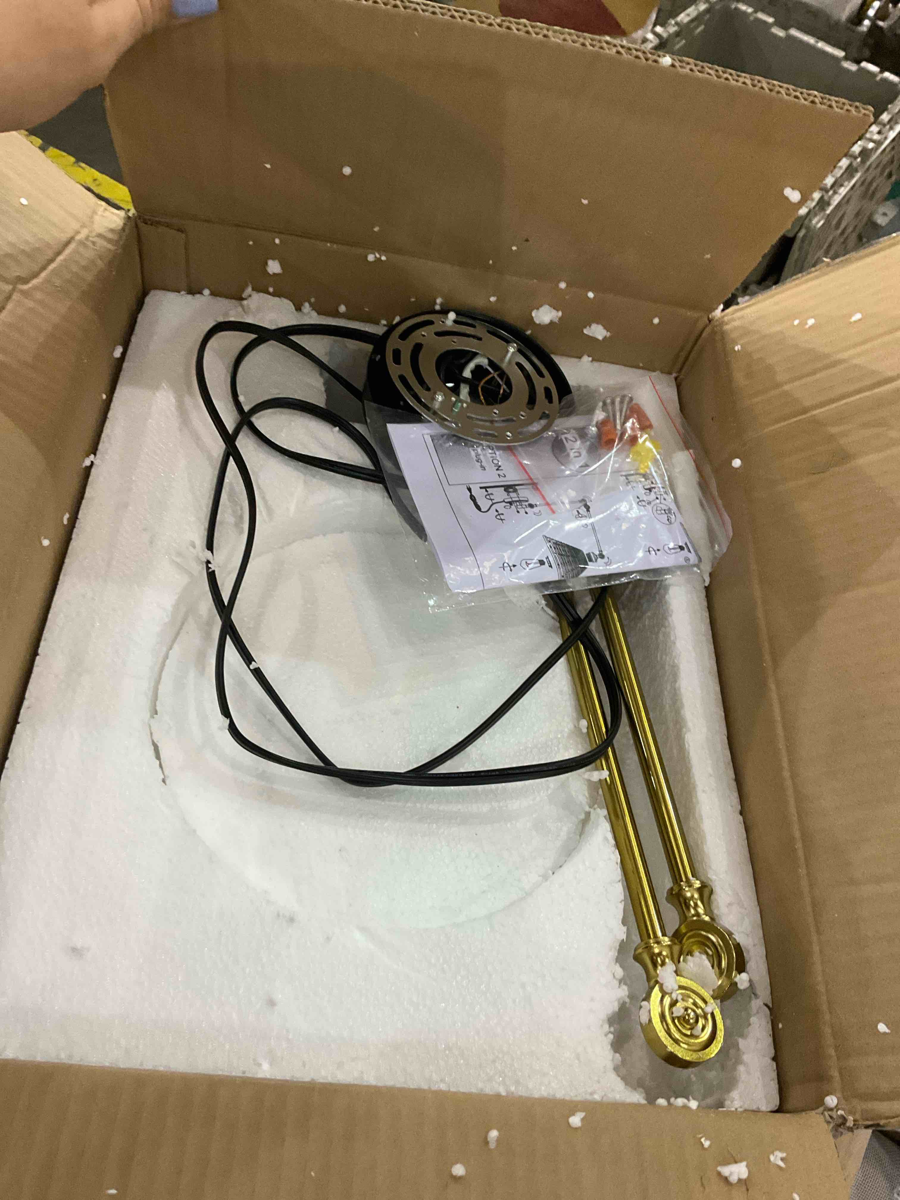 https://s3.amazonaws.com/lotting-images-prod/BargainHunt/EXS01254535_1712758208244.jpeg
