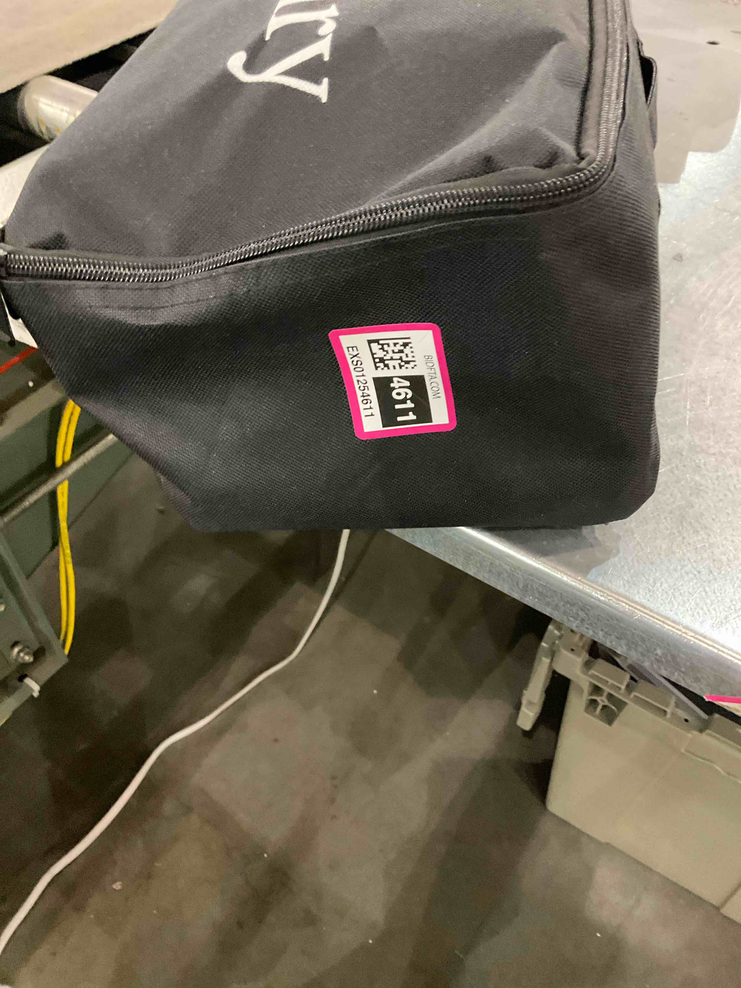 https://s3.amazonaws.com/lotting-images-prod/BargainHunt/EXS01254611_1712578783478.jpeg