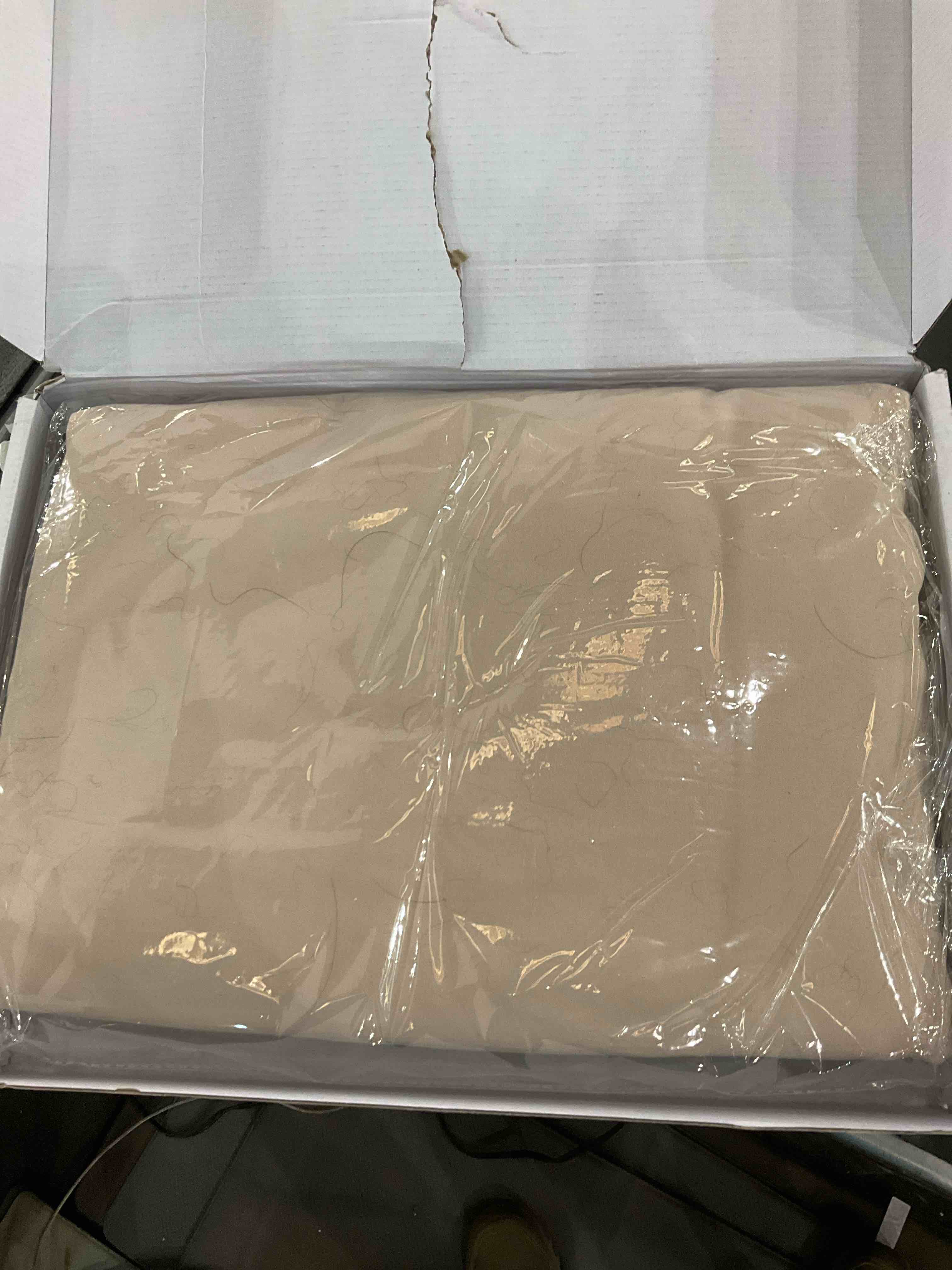 https://s3.amazonaws.com/lotting-images-prod/BargainHunt/EXS01254646_1712677462927.jpeg