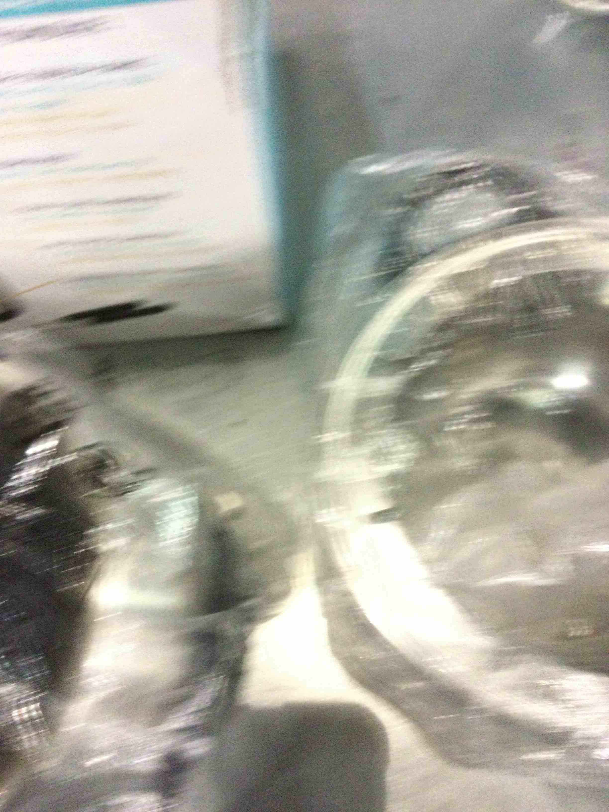 https://s3.amazonaws.com/lotting-images-prod/BargainHunt/EXS01254673_1712835425289.jpeg
