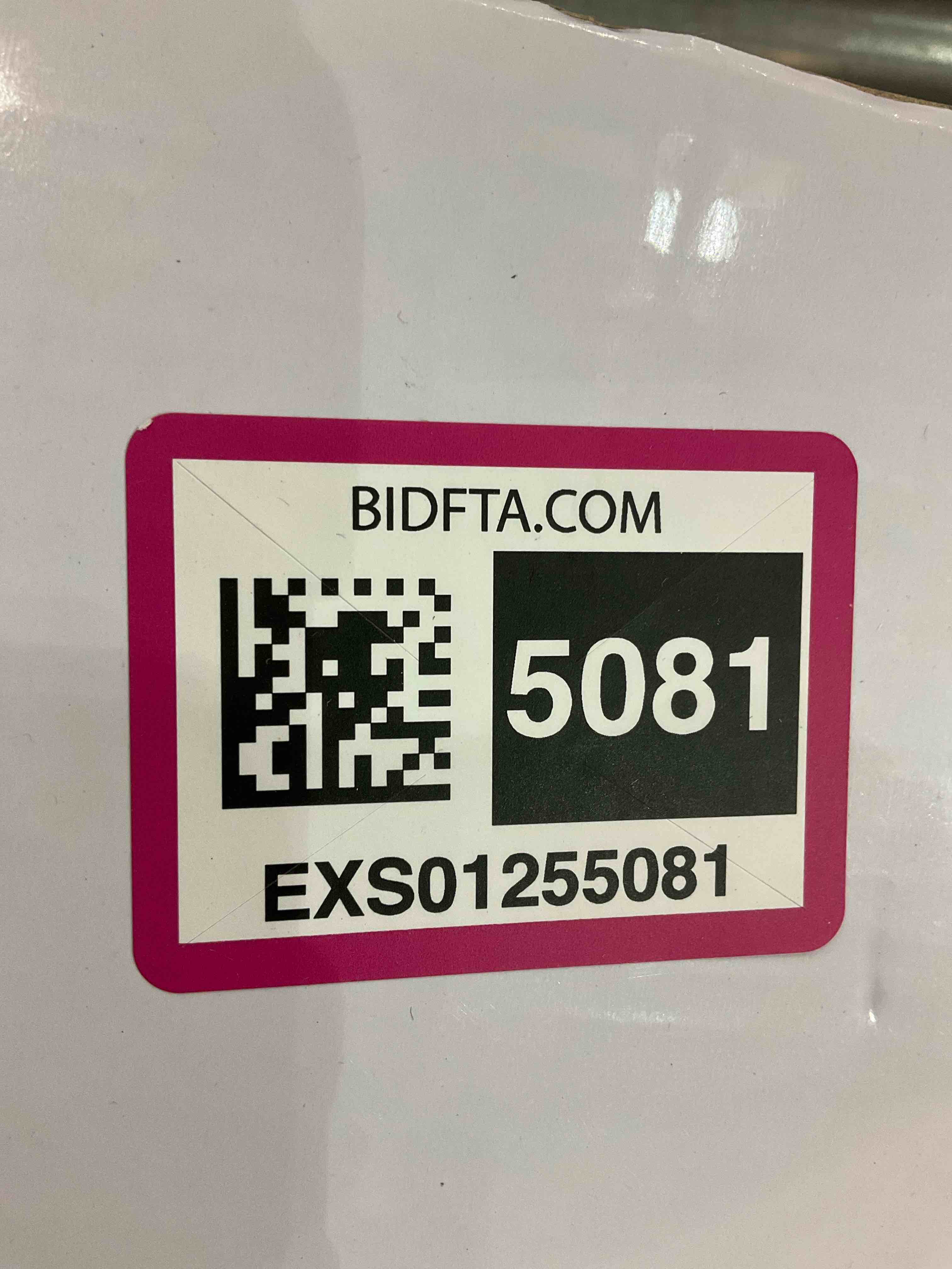 https://s3.amazonaws.com/lotting-images-prod/BargainHunt/EXS01255081_1710851646160.jpeg
