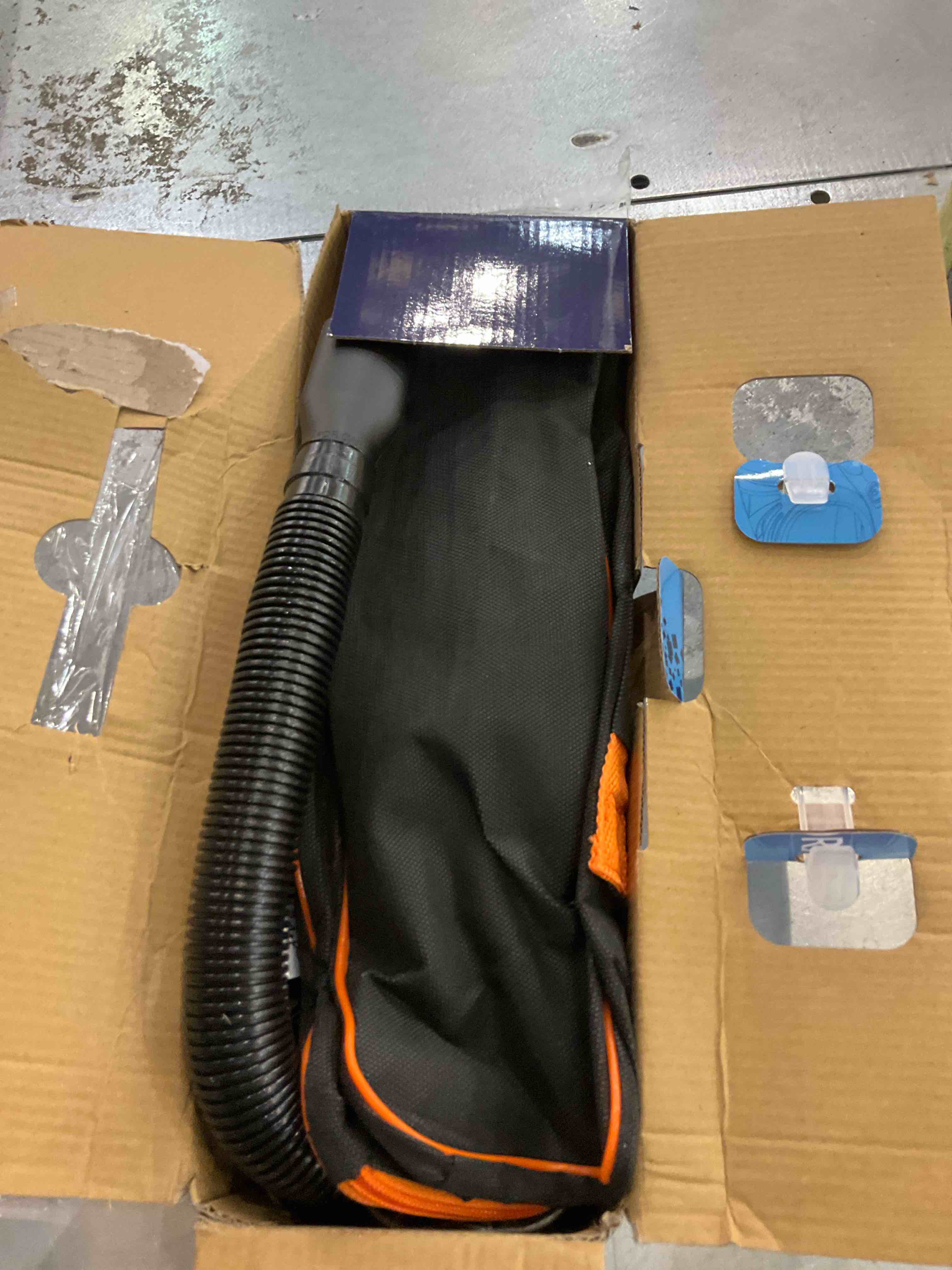 https://s3.amazonaws.com/lotting-images-prod/BargainHunt/EXS01255322_1712070770676.jpeg