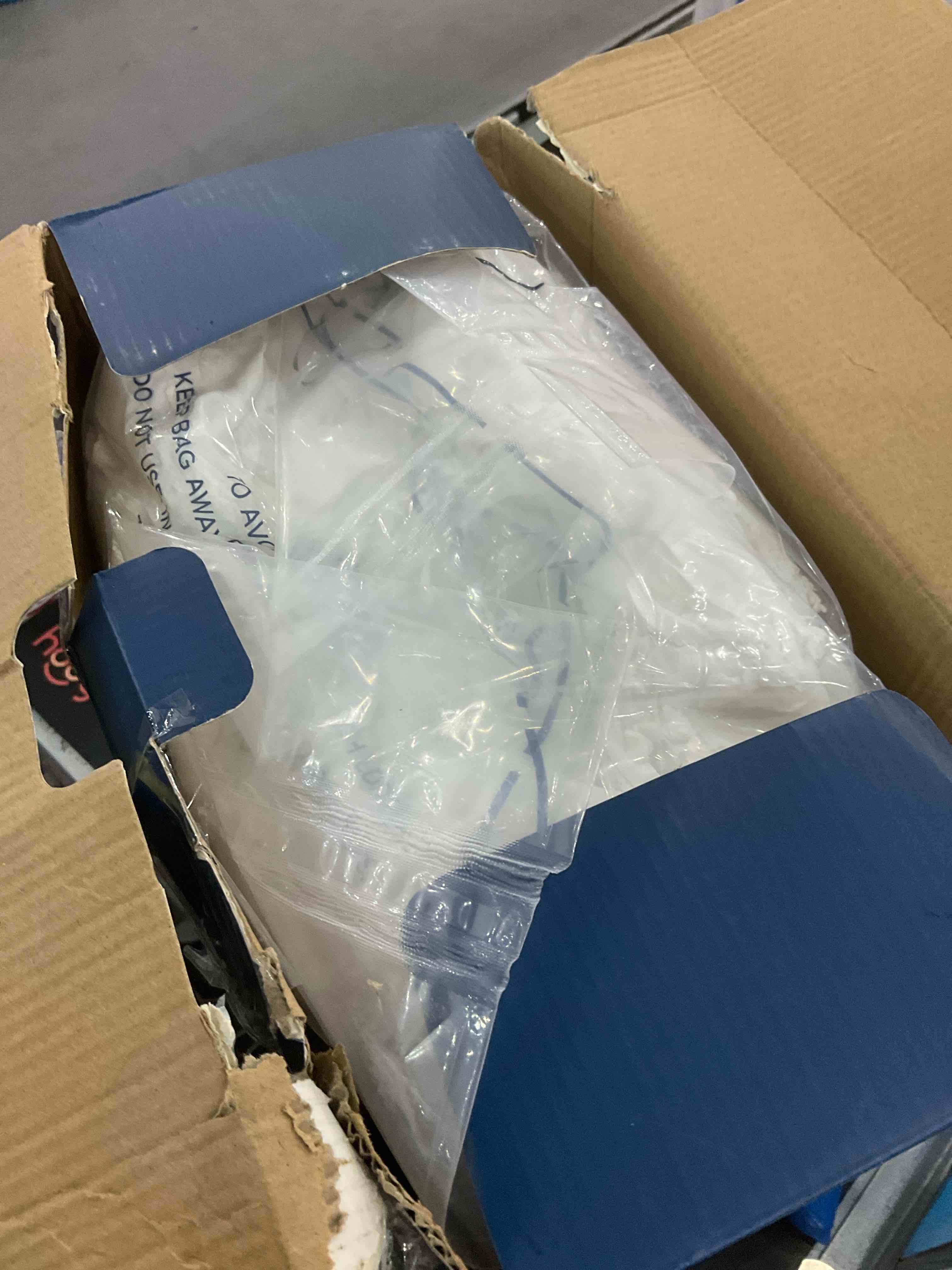 https://s3.amazonaws.com/lotting-images-prod/BargainHunt/EXS01255492_1712229845337.jpeg