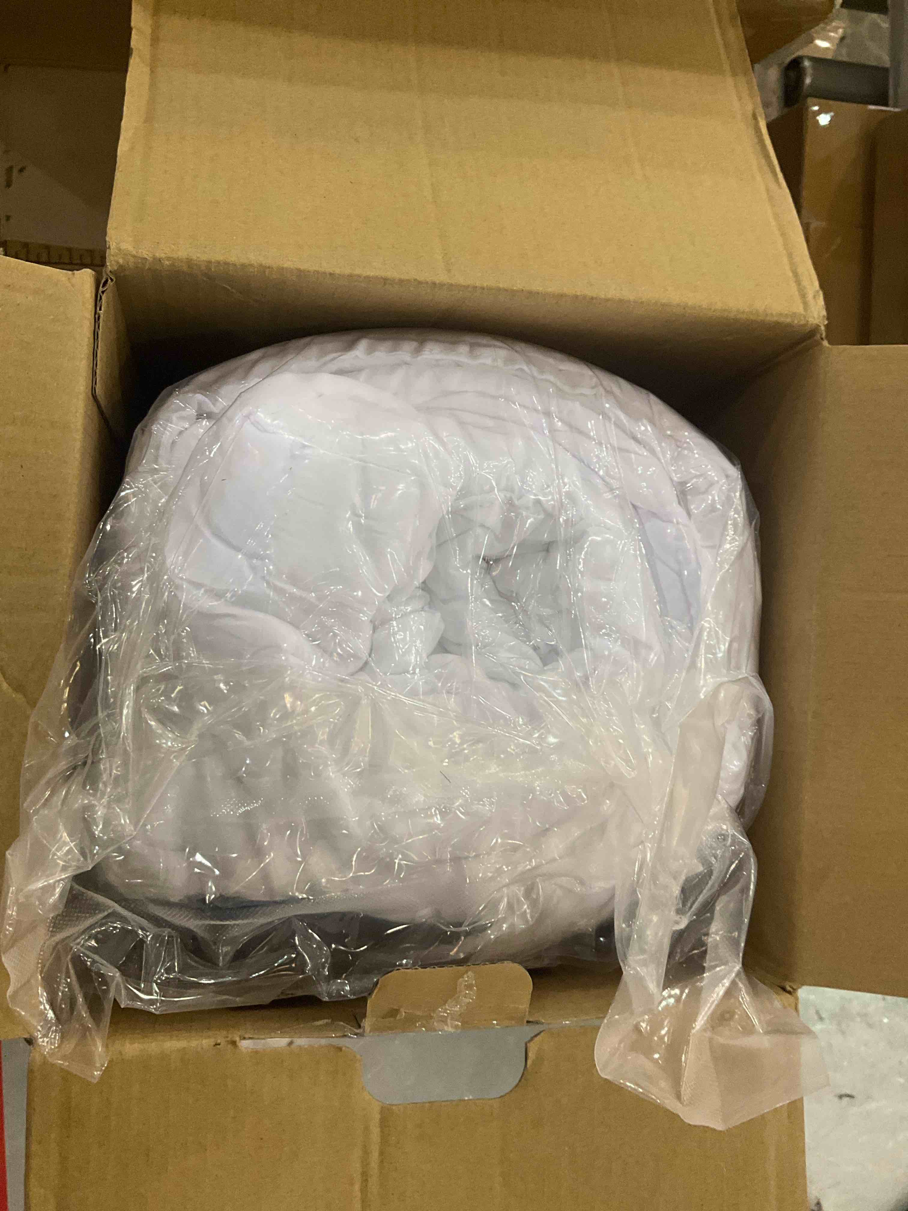 https://s3.amazonaws.com/lotting-images-prod/BargainHunt/EXS01255732_1711547347992.jpeg