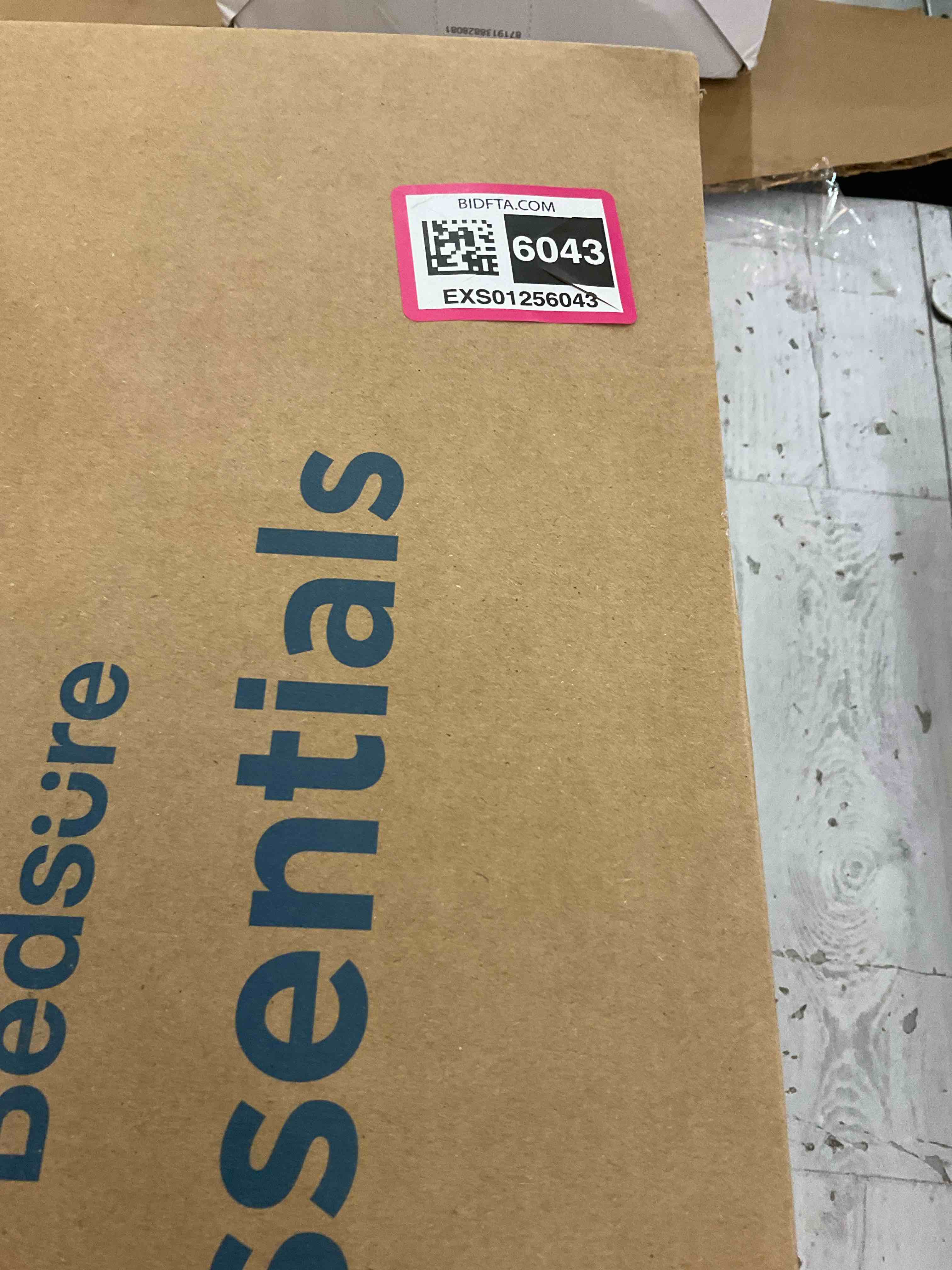 https://s3.amazonaws.com/lotting-images-prod/BargainHunt/EXS01256043_1711564717547.jpeg