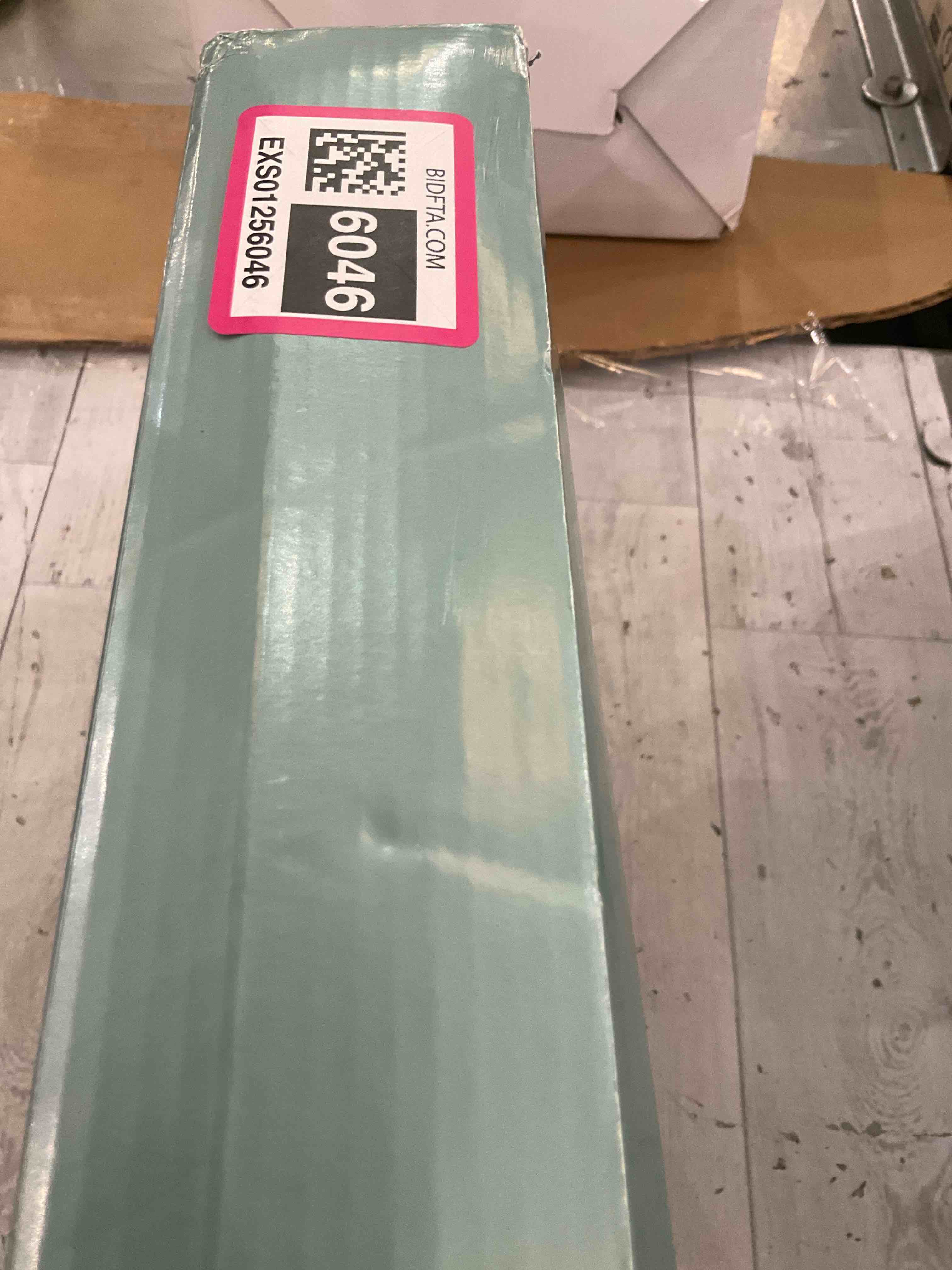 https://s3.amazonaws.com/lotting-images-prod/BargainHunt/EXS01256046_1711565070121.jpeg