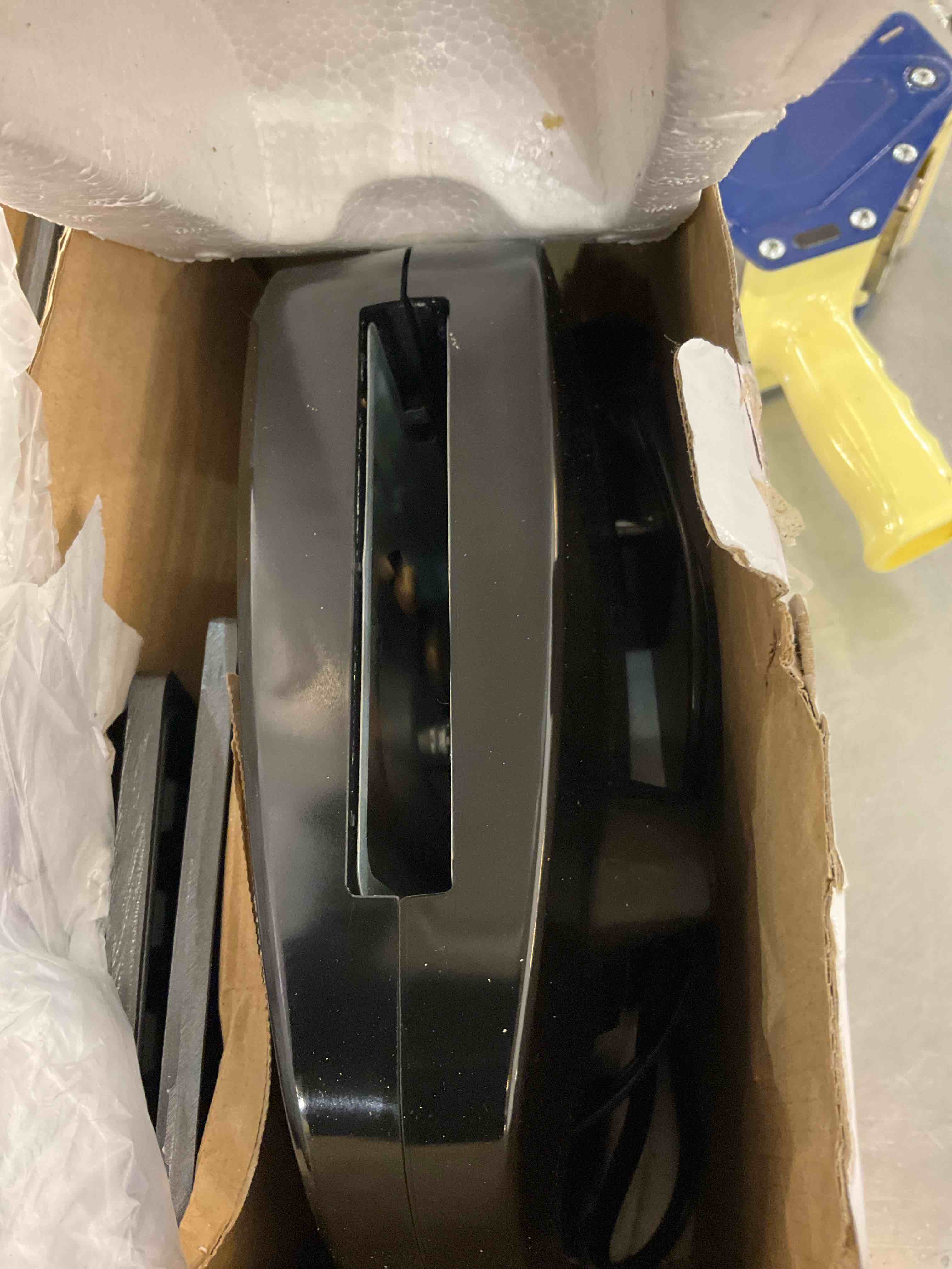https://s3.amazonaws.com/lotting-images-prod/BargainHunt/EXS01256047_1711565456771.jpeg