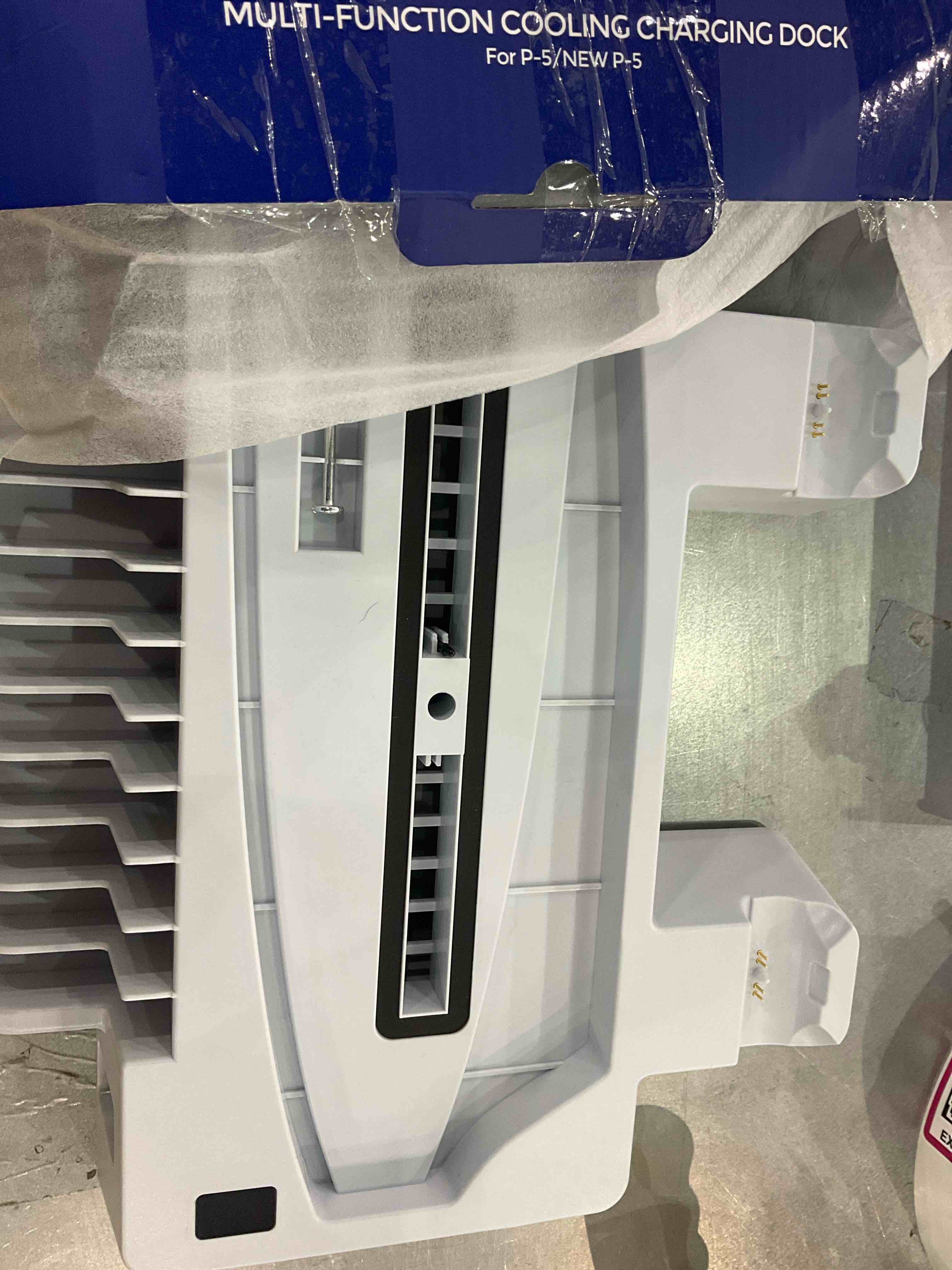 https://s3.amazonaws.com/lotting-images-prod/BargainHunt/EXS01256079_1711715993880.jpeg