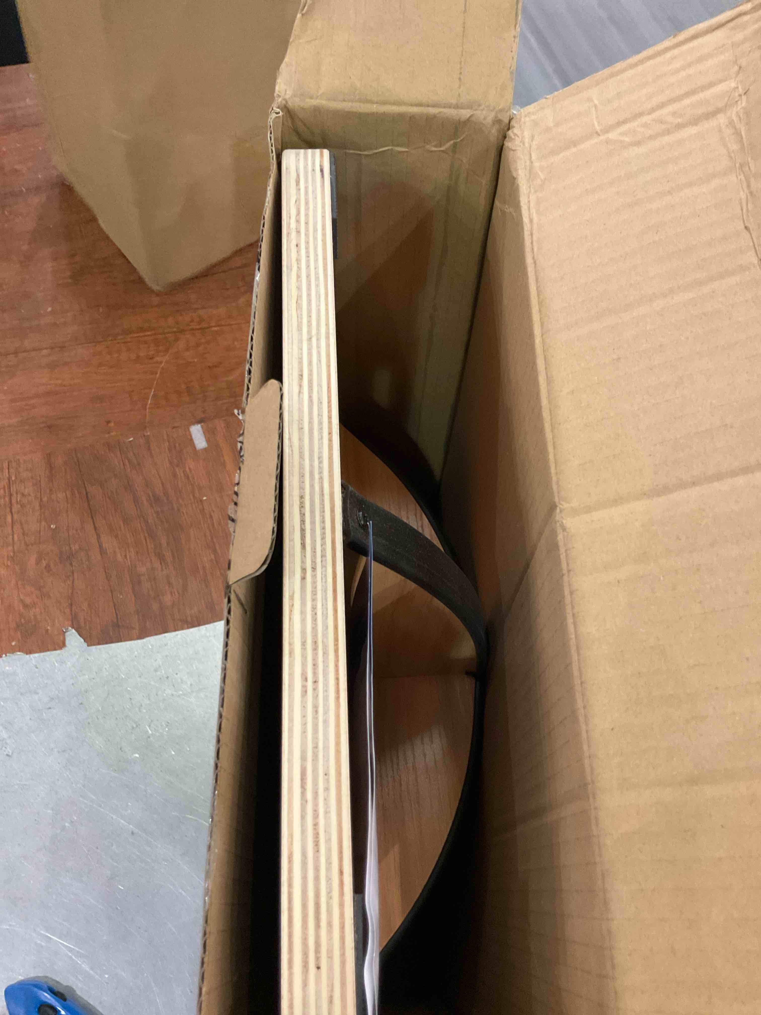 https://s3.amazonaws.com/lotting-images-prod/BargainHunt/EXS01256326_1712857209433.jpeg