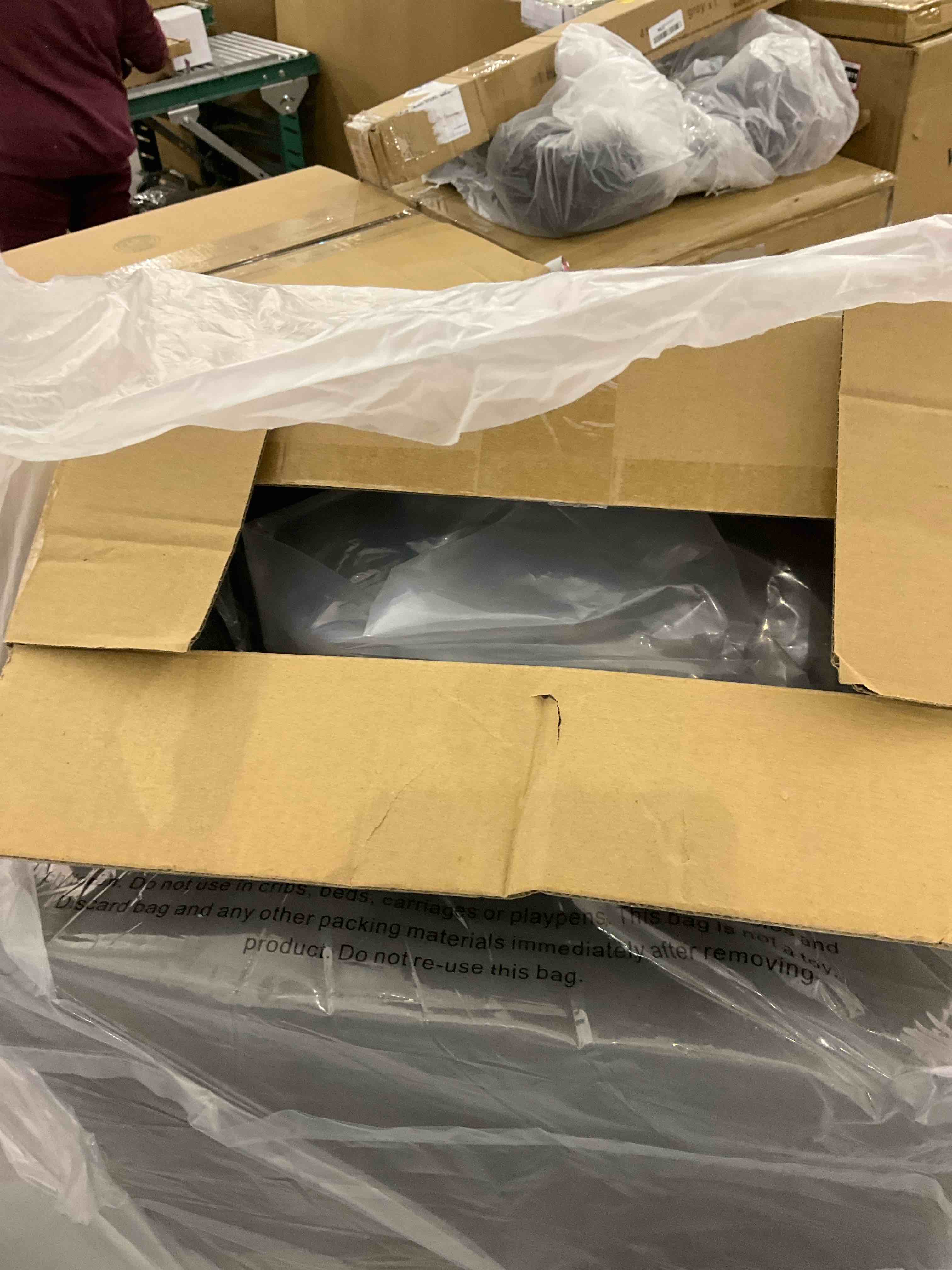 https://s3.amazonaws.com/lotting-images-prod/BargainHunt/EXS01256574_1712329365994.jpeg