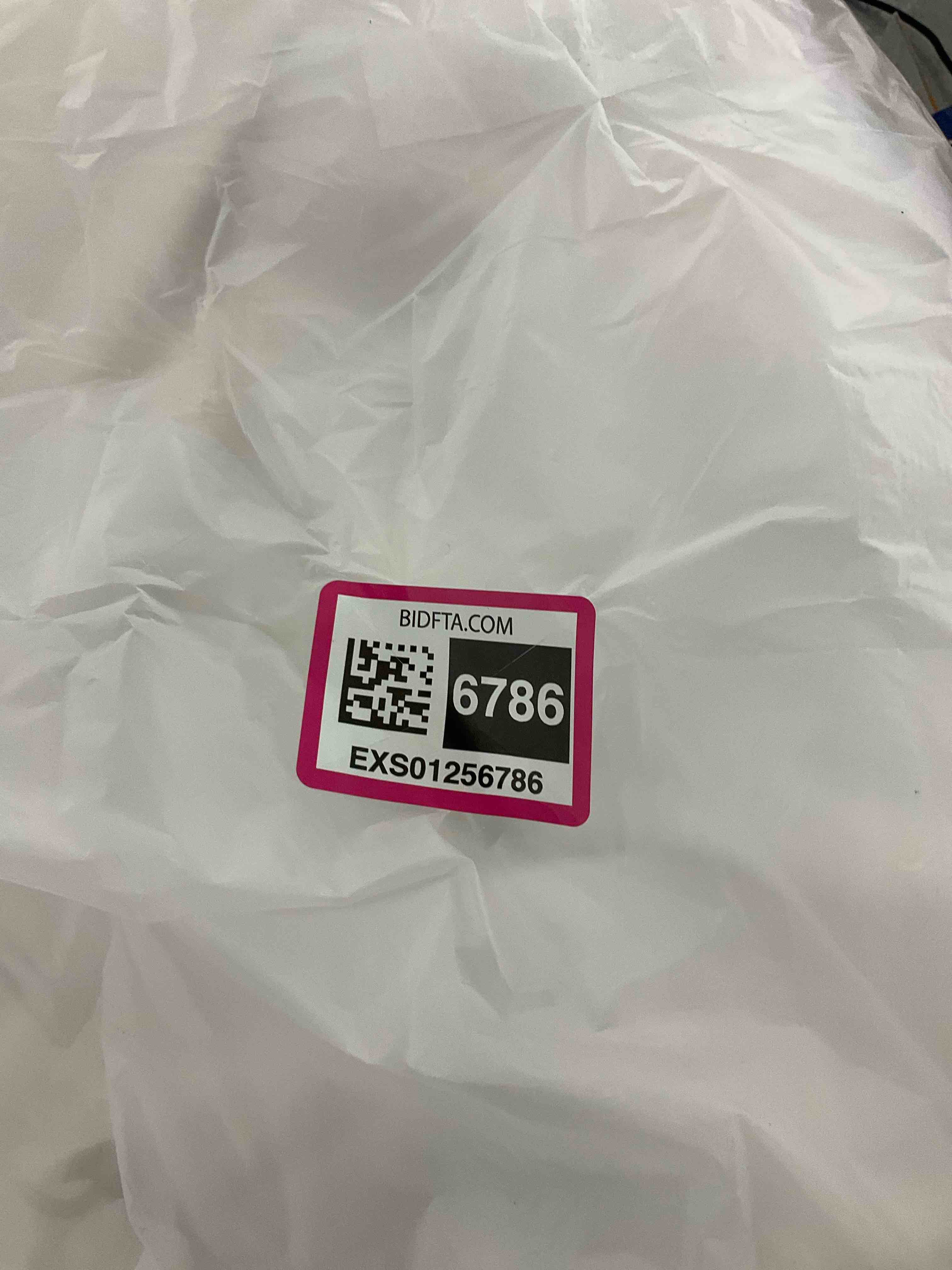 https://s3.amazonaws.com/lotting-images-prod/BargainHunt/EXS01256786_1712344377723.jpeg
