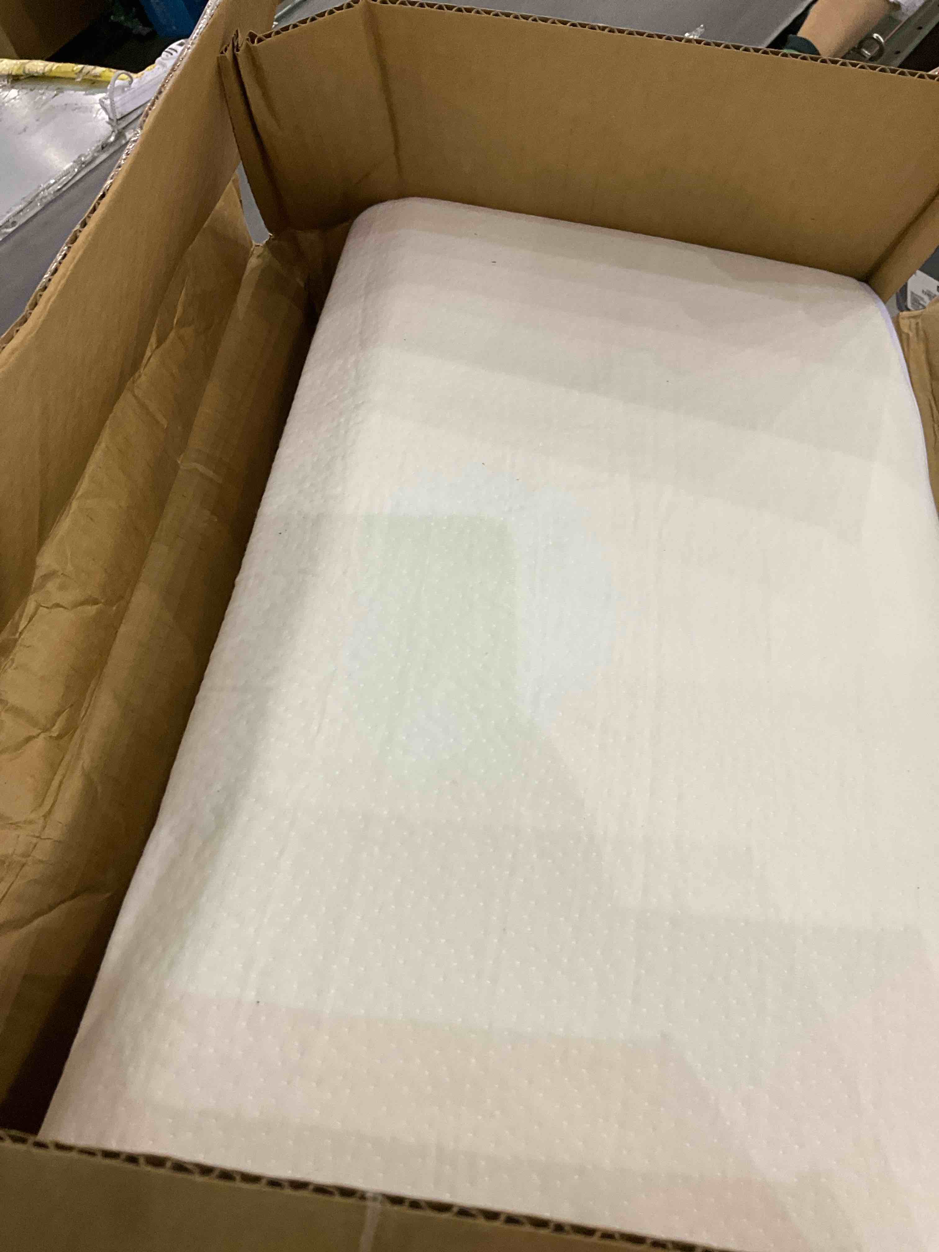 https://s3.amazonaws.com/lotting-images-prod/BargainHunt/EXS01256908_1712666212408.jpeg