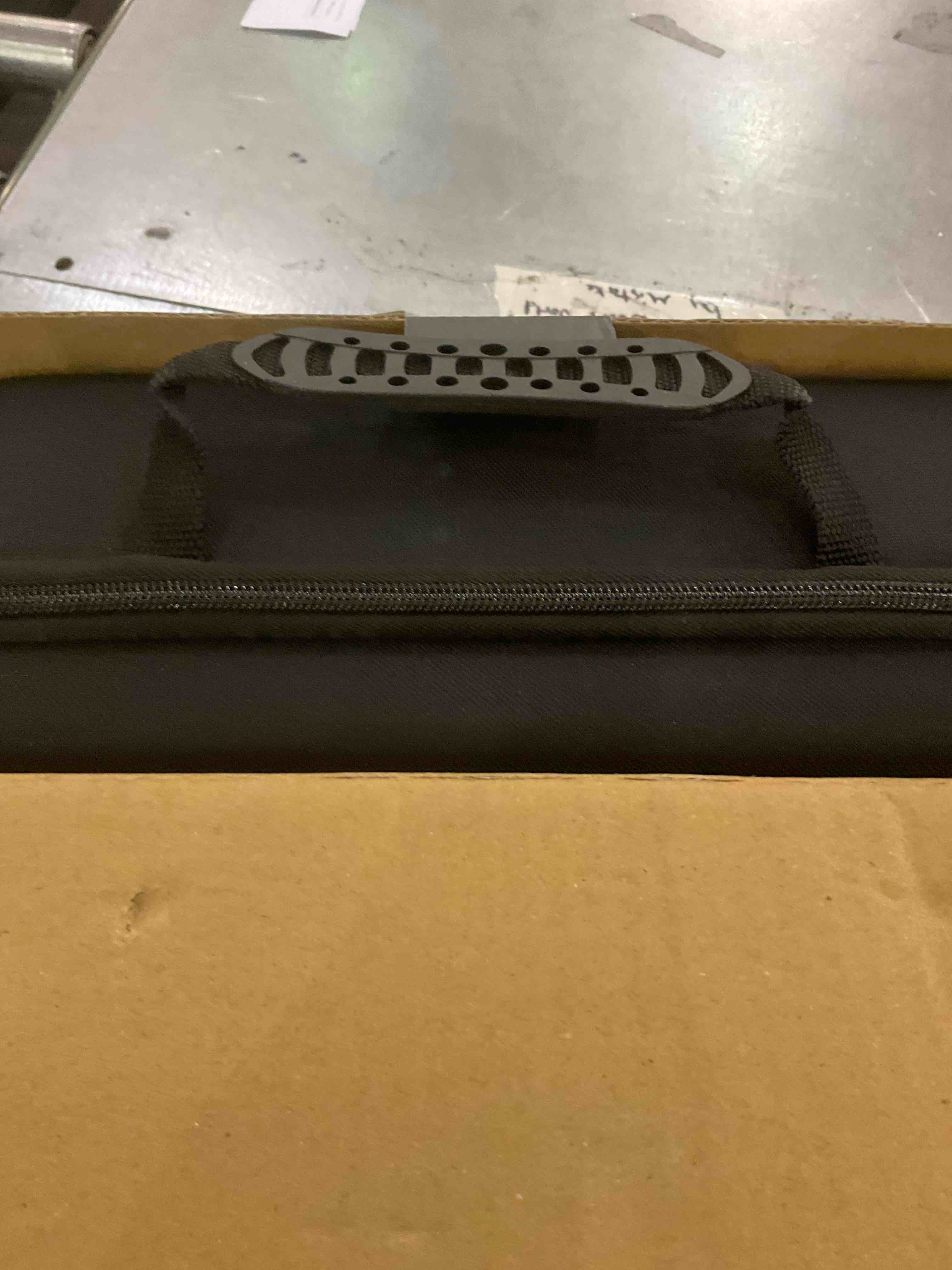 https://s3.amazonaws.com/lotting-images-prod/BargainHunt/EXS01256936_1712666961342.jpeg