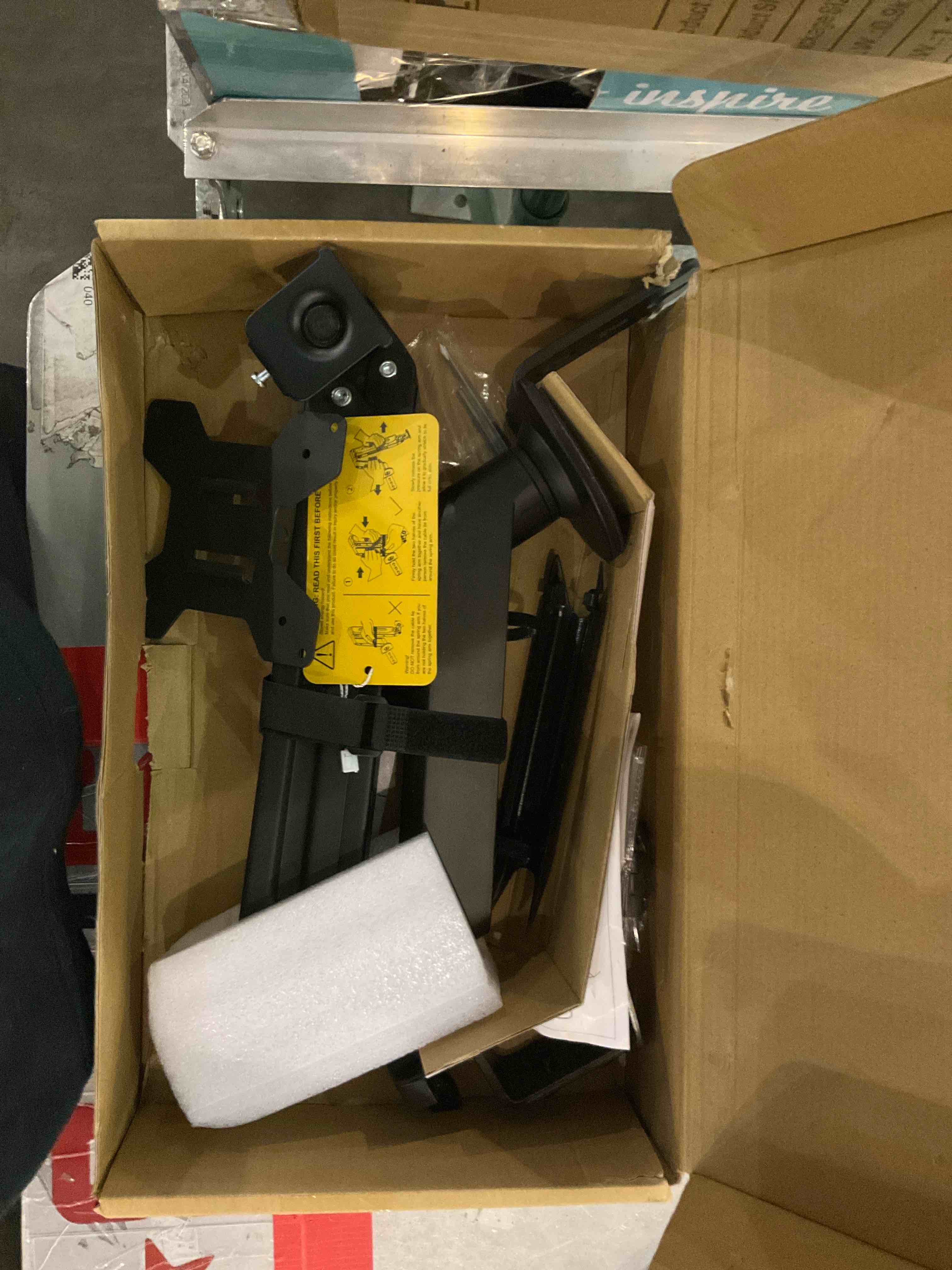 https://s3.amazonaws.com/lotting-images-prod/BargainHunt/EXS01256997_1712845732308.jpeg