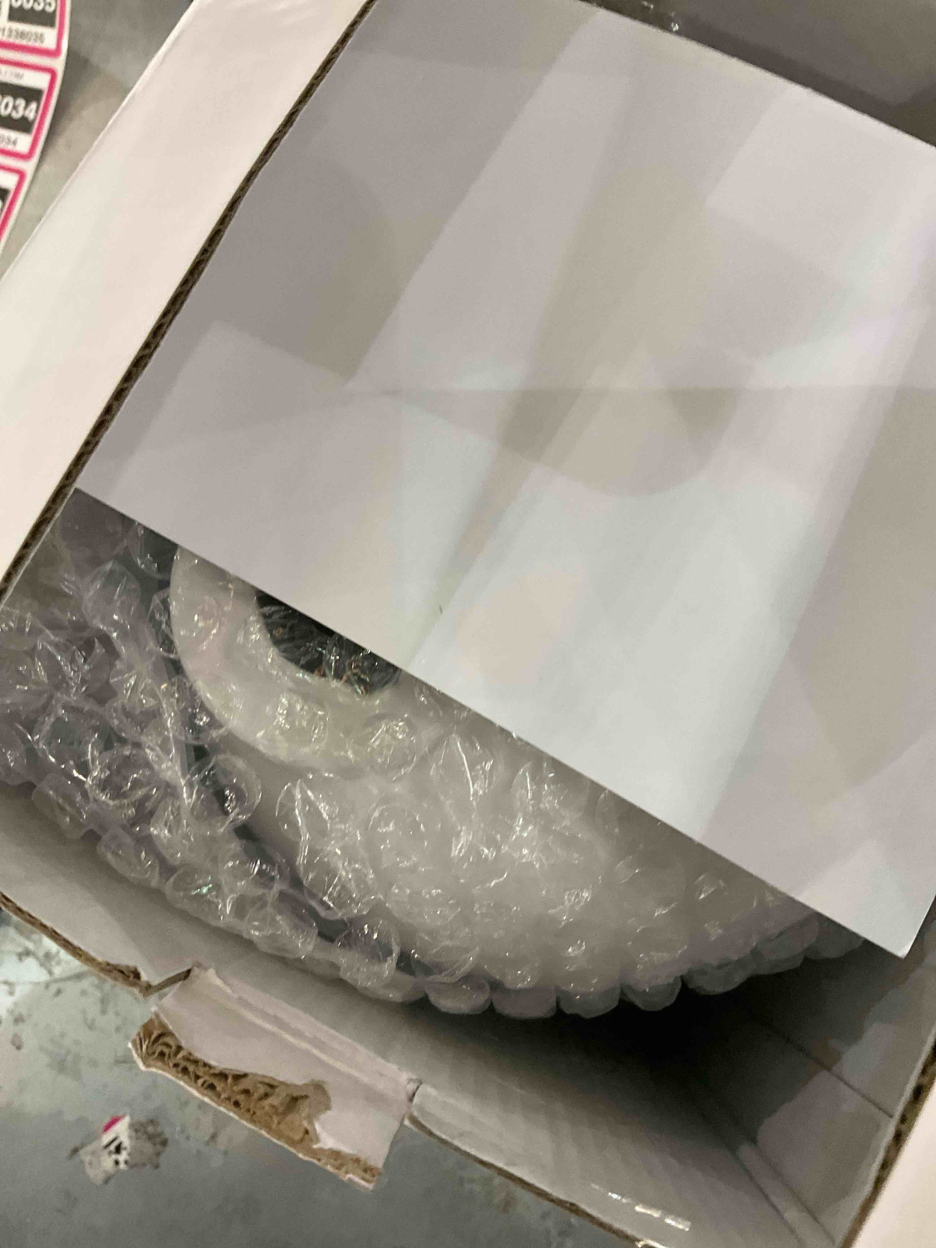 https://s3.amazonaws.com/lotting-images-prod/BargainHunt/EXS01257305_1712326268945.jpeg