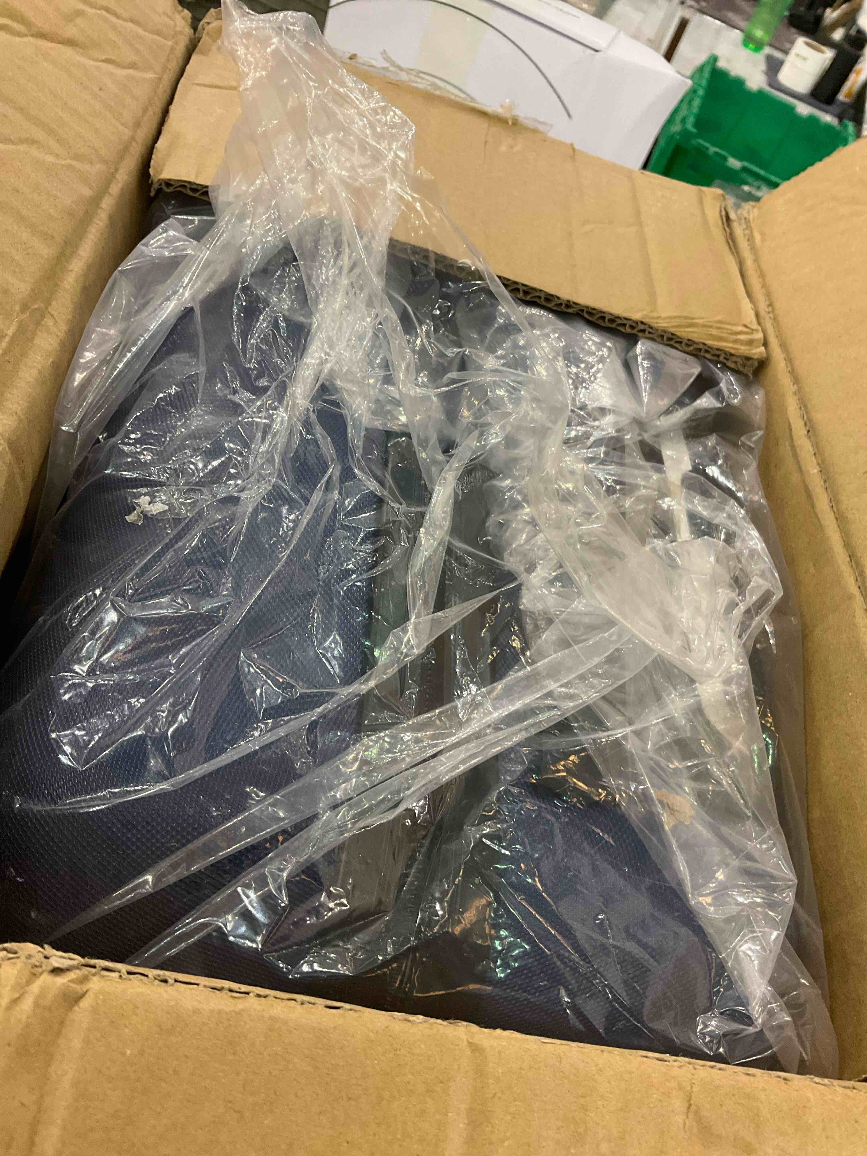 https://s3.amazonaws.com/lotting-images-prod/BargainHunt/EXS01257422_1712257351316.jpeg