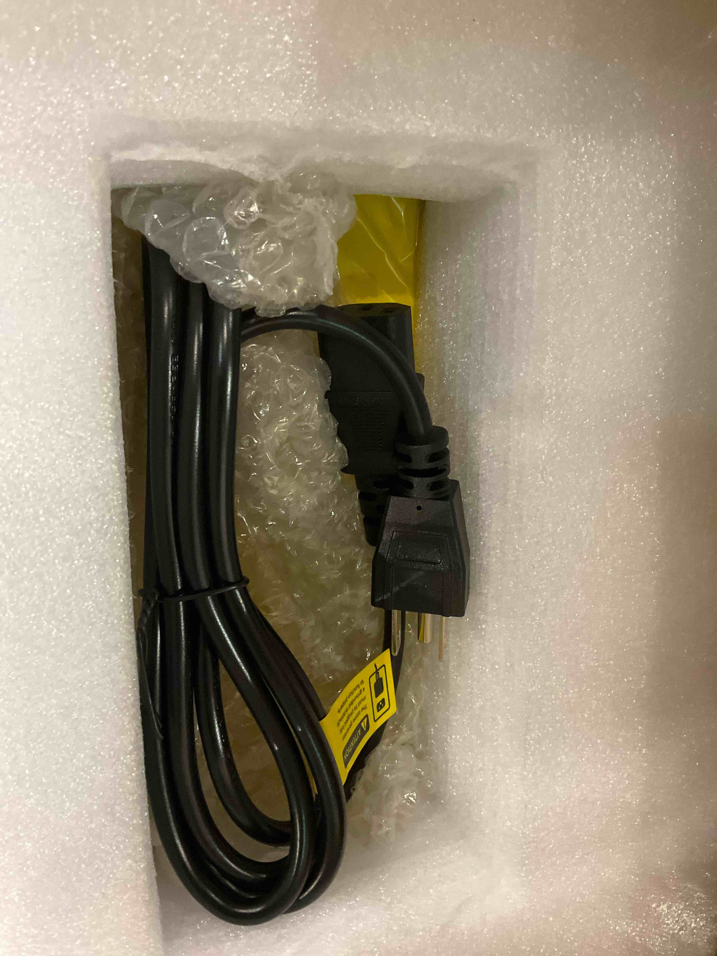 https://s3.amazonaws.com/lotting-images-prod/BargainHunt/EXS01257692_1713361500248.jpeg