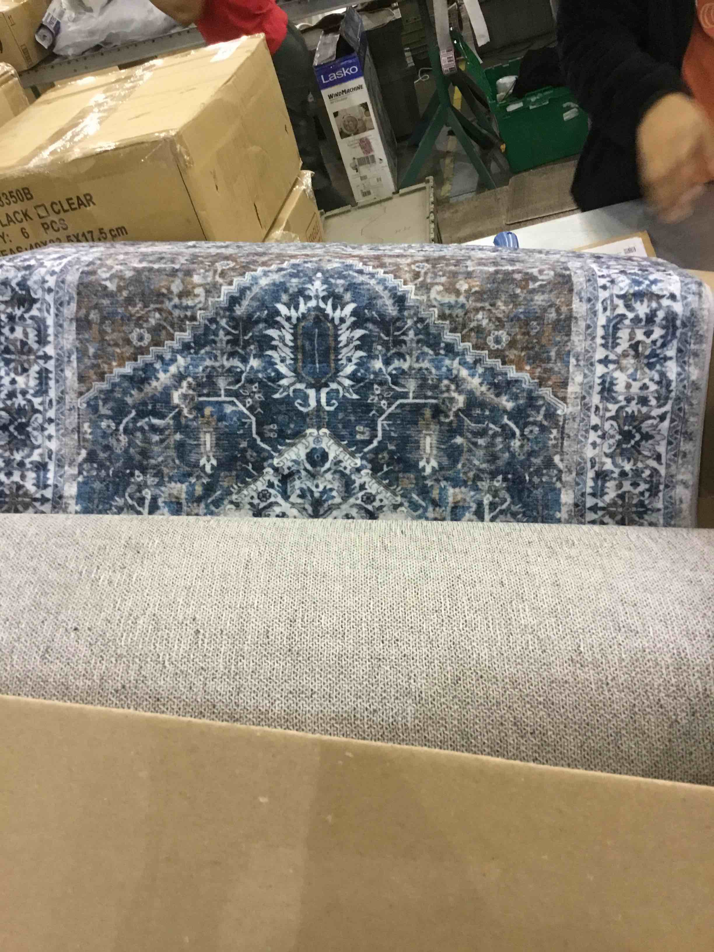https://s3.amazonaws.com/lotting-images-prod/BargainHunt/EXS01257869_1713529730865.jpeg