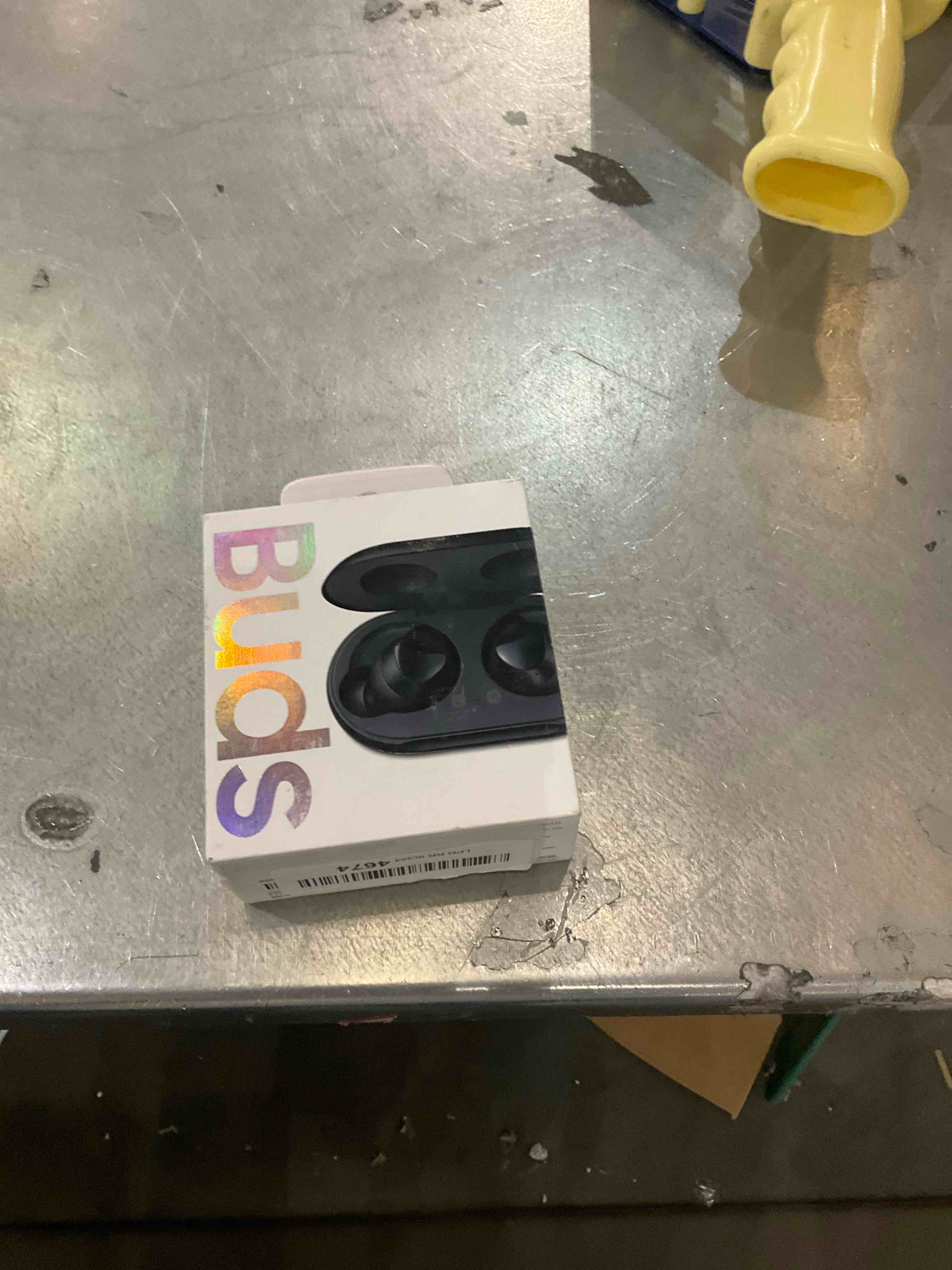 SAMSUNG Galaxy Buds FE True Wireless Bluetooth Earbuds, Comfort and Secure in Ear Fit, Wing-Tip Design, Auto Switch Audio, Touch Control, Built-in Voice Assistant, US Version, White