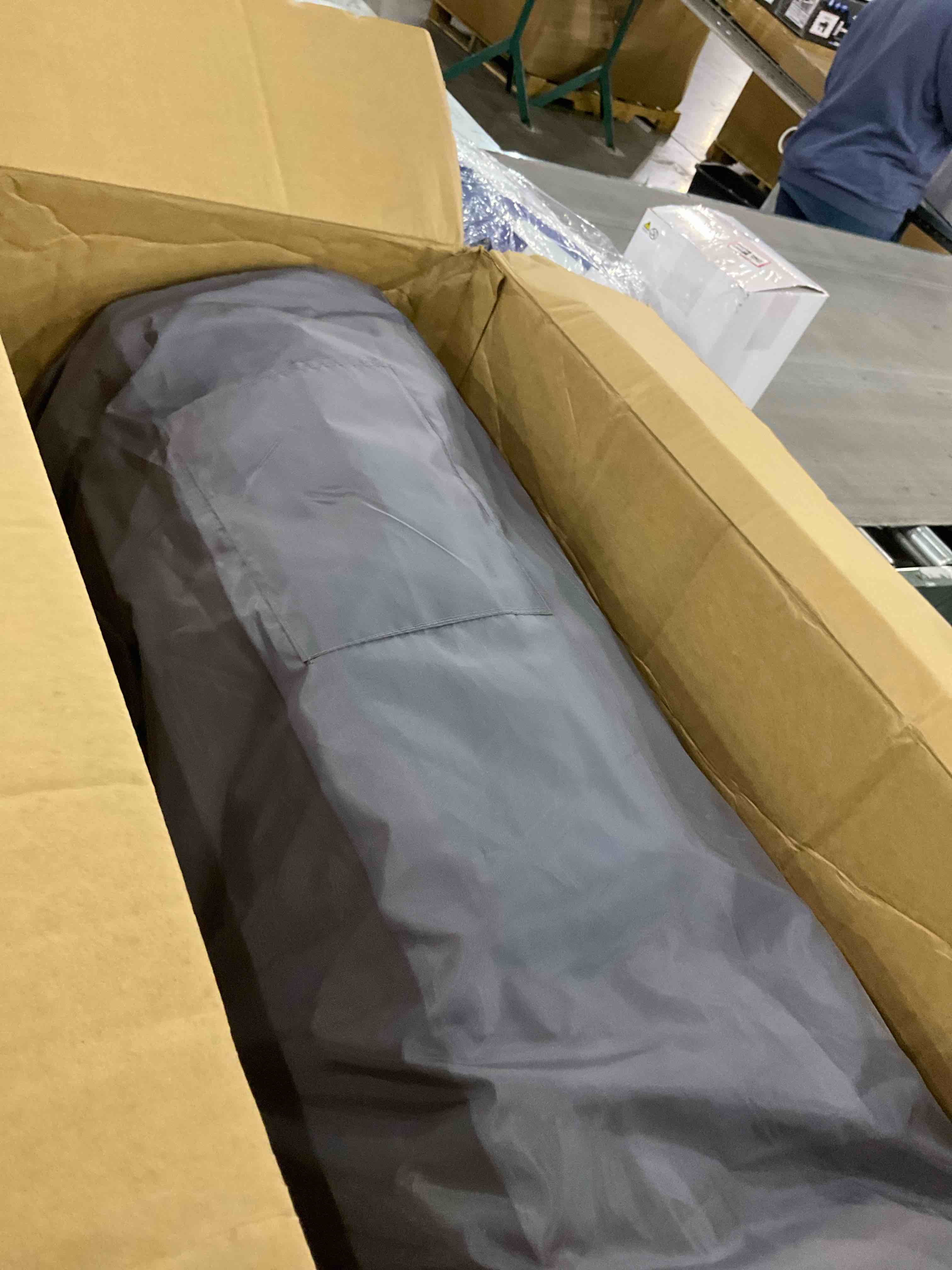 https://s3.amazonaws.com/lotting-images-prod/BargainHunt/EXS01258628_1712578168797.jpeg