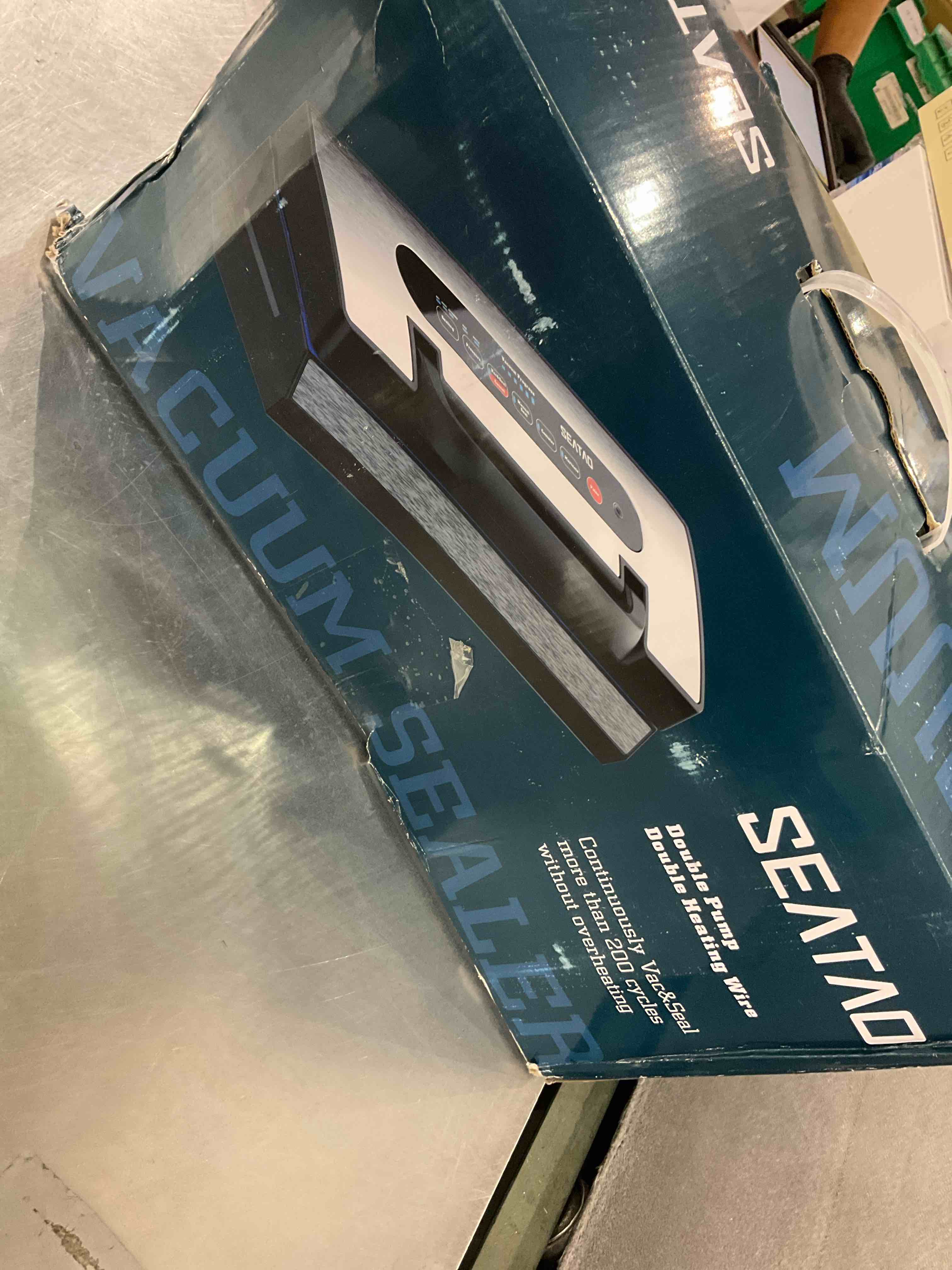 https://s3.amazonaws.com/lotting-images-prod/BargainHunt/EXS01258853_1713357356550.jpeg