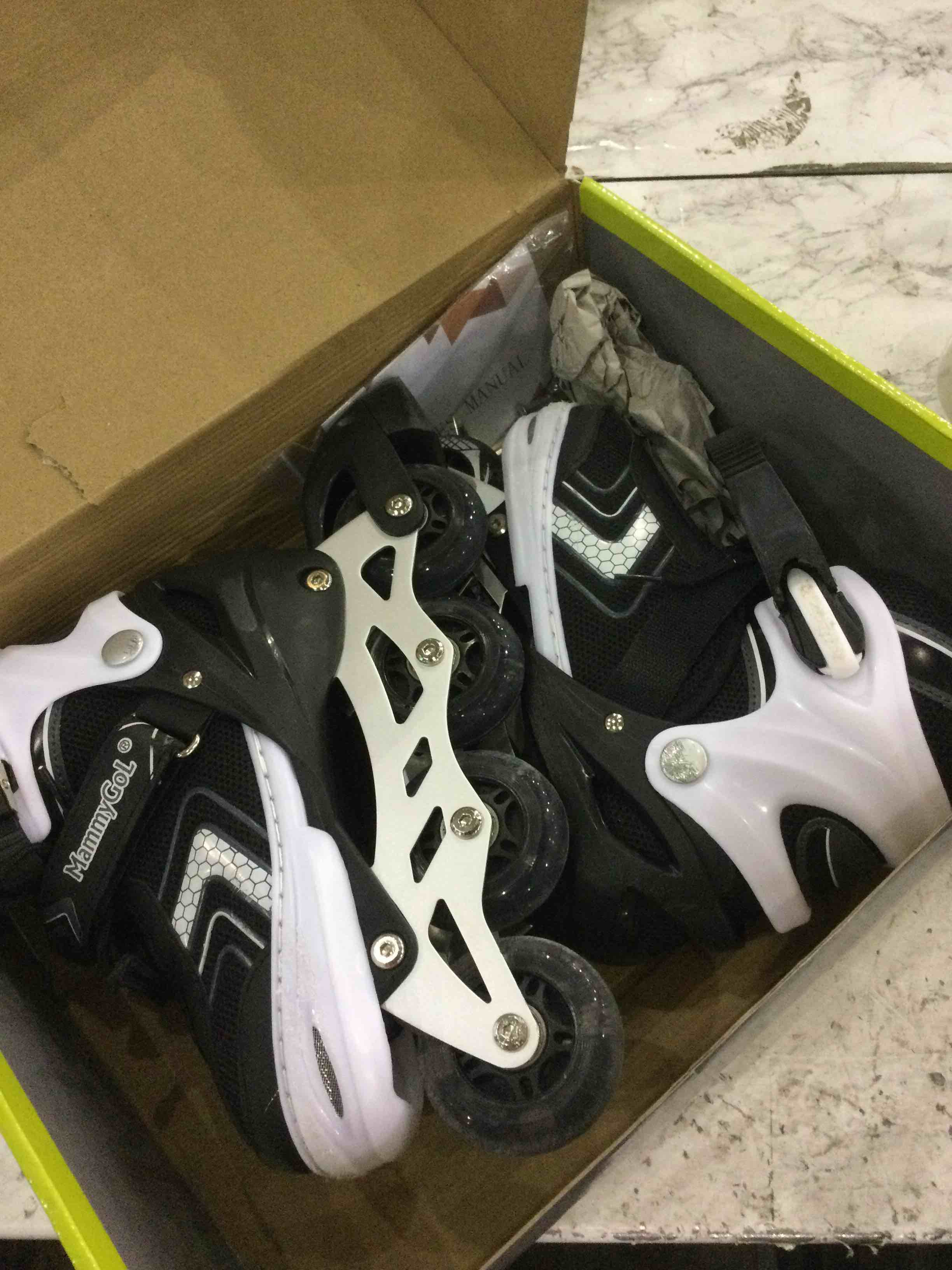 https://s3.amazonaws.com/lotting-images-prod/BargainHunt/EXS01258915_1713539327656.jpeg