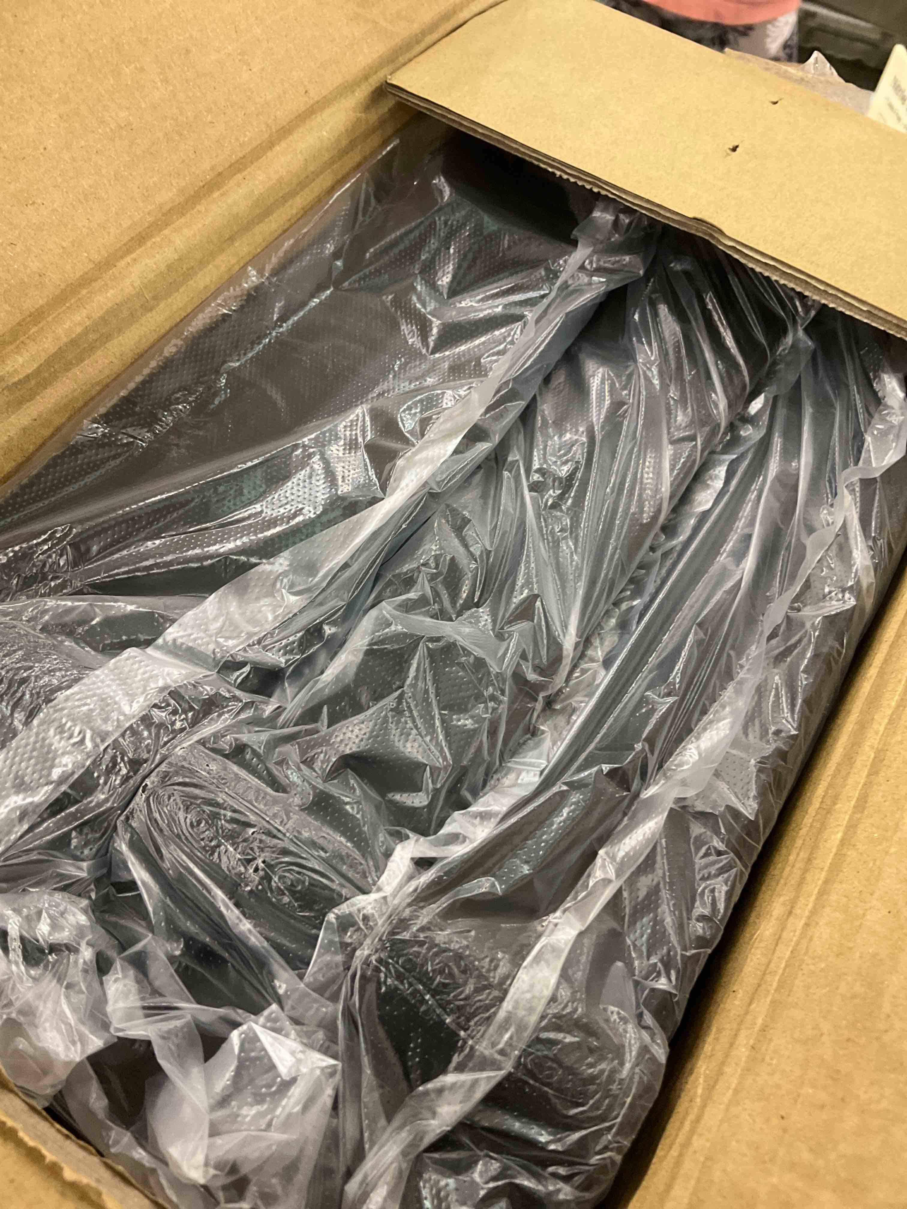 https://s3.amazonaws.com/lotting-images-prod/BargainHunt/EXS01258920_1713363388947.jpeg