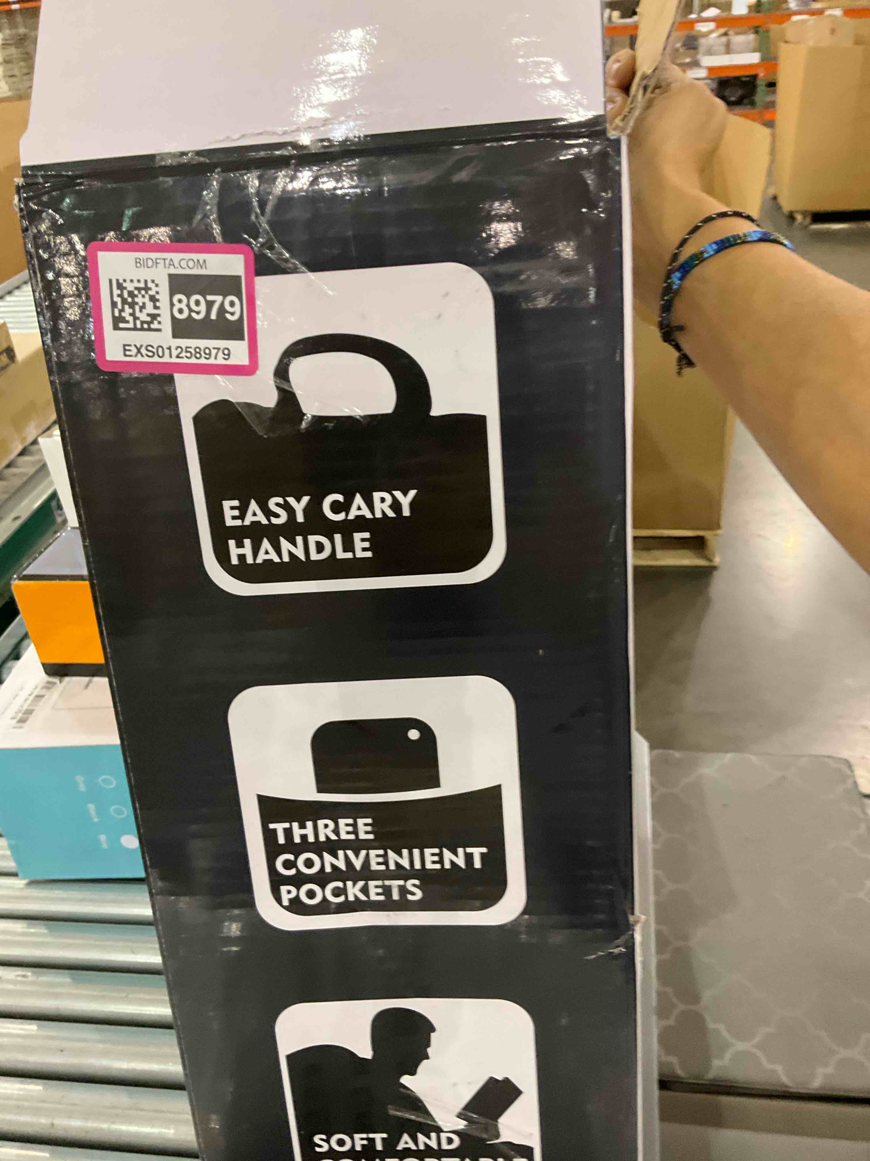 Nestl pillow for relaxation 