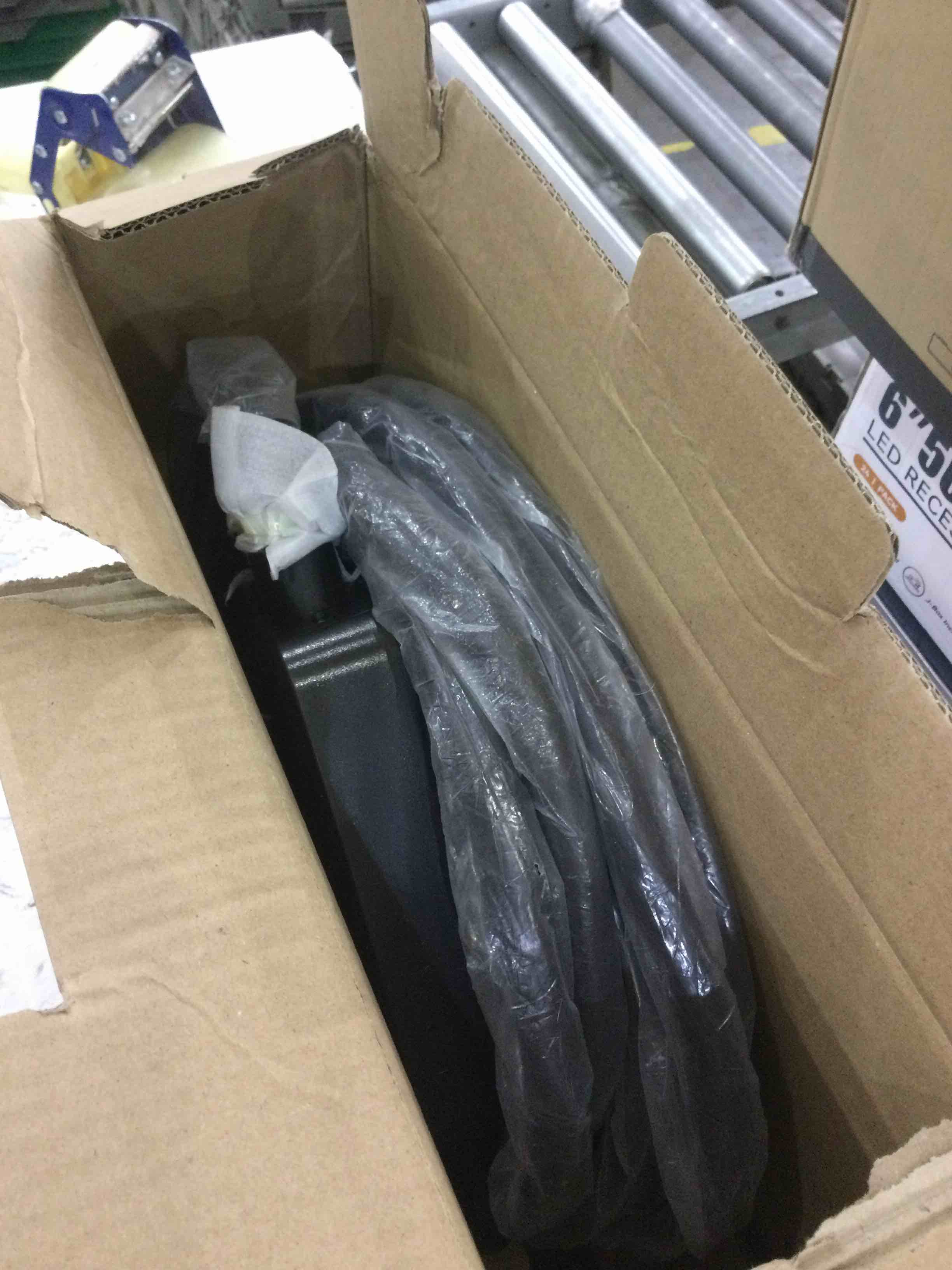 https://s3.amazonaws.com/lotting-images-prod/BargainHunt/EXS01259470_1713549100451.jpeg