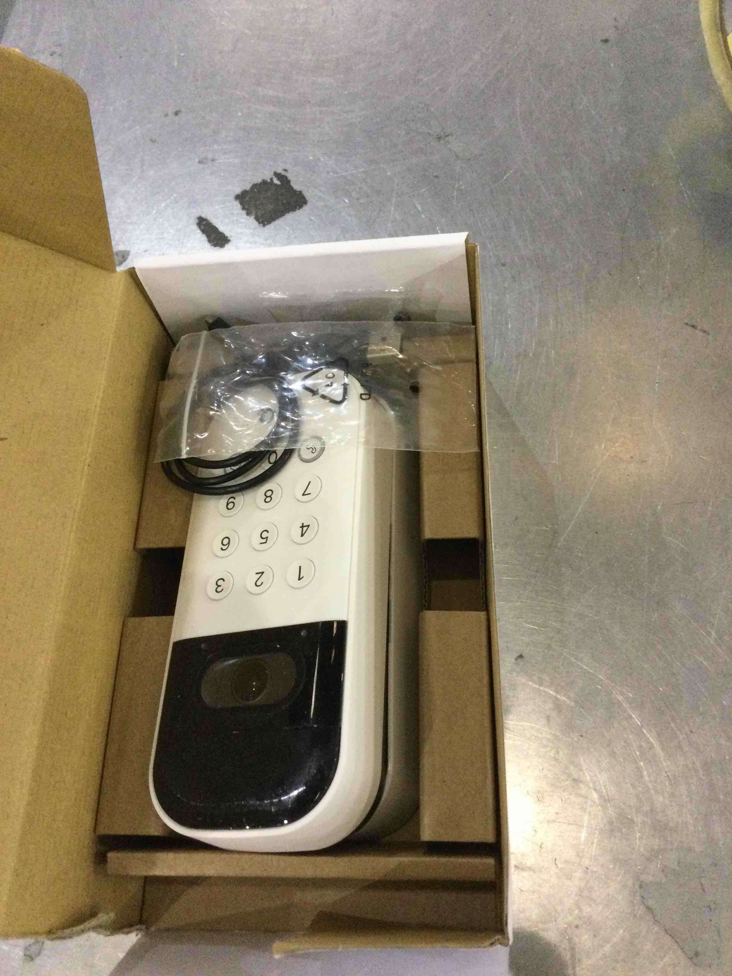 https://s3.amazonaws.com/lotting-images-prod/BargainHunt/EXS01259640_1713361841324.jpeg