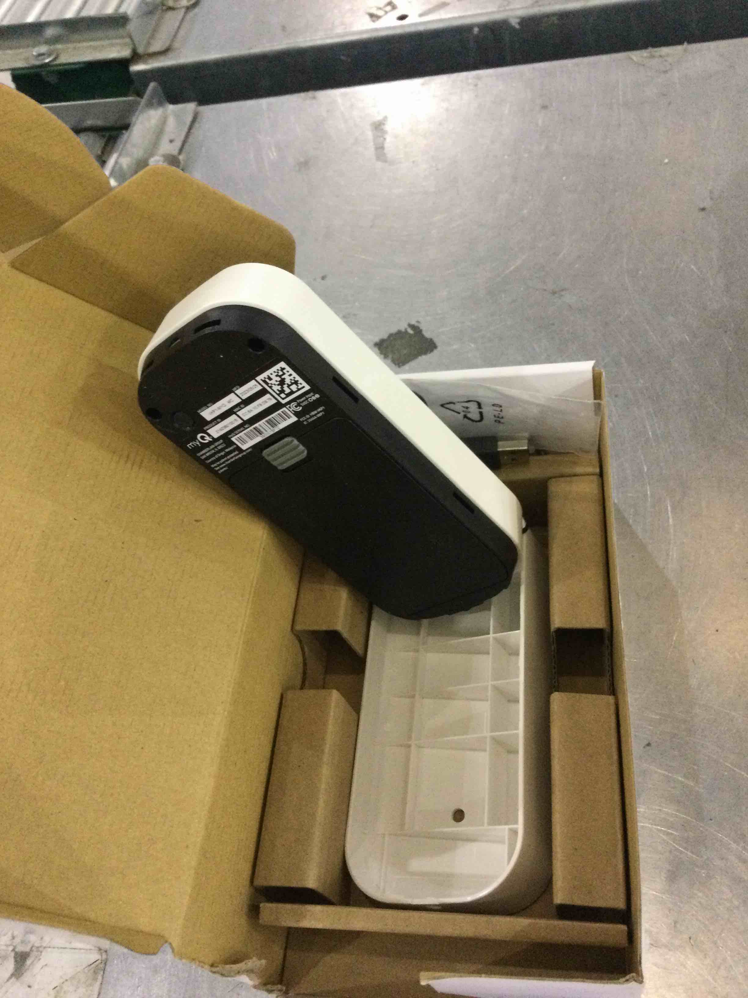 https://s3.amazonaws.com/lotting-images-prod/BargainHunt/EXS01259640_1713361849800.jpeg