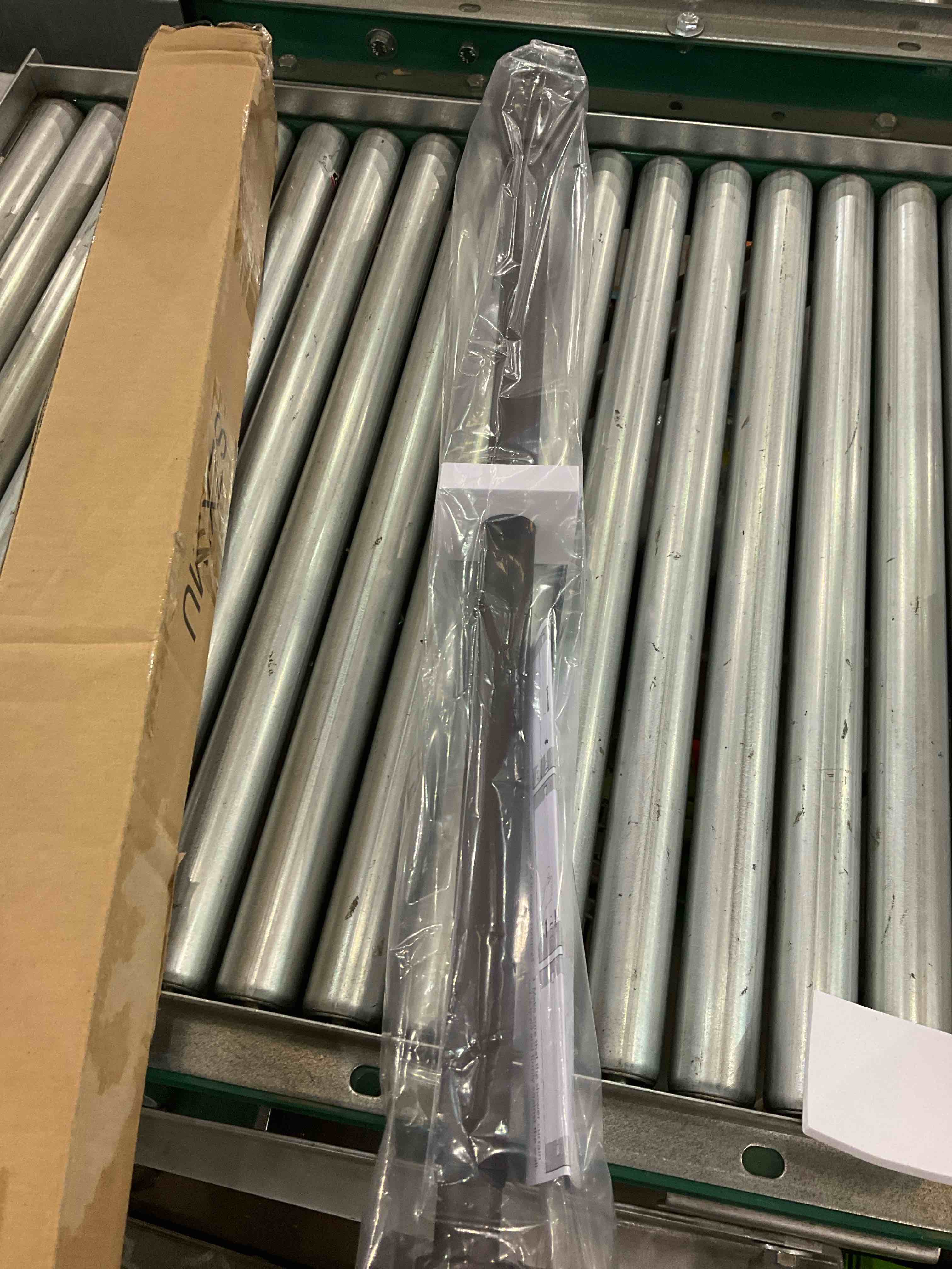 https://s3.amazonaws.com/lotting-images-prod/BargainHunt/EXS01259804_1712338979312.jpeg