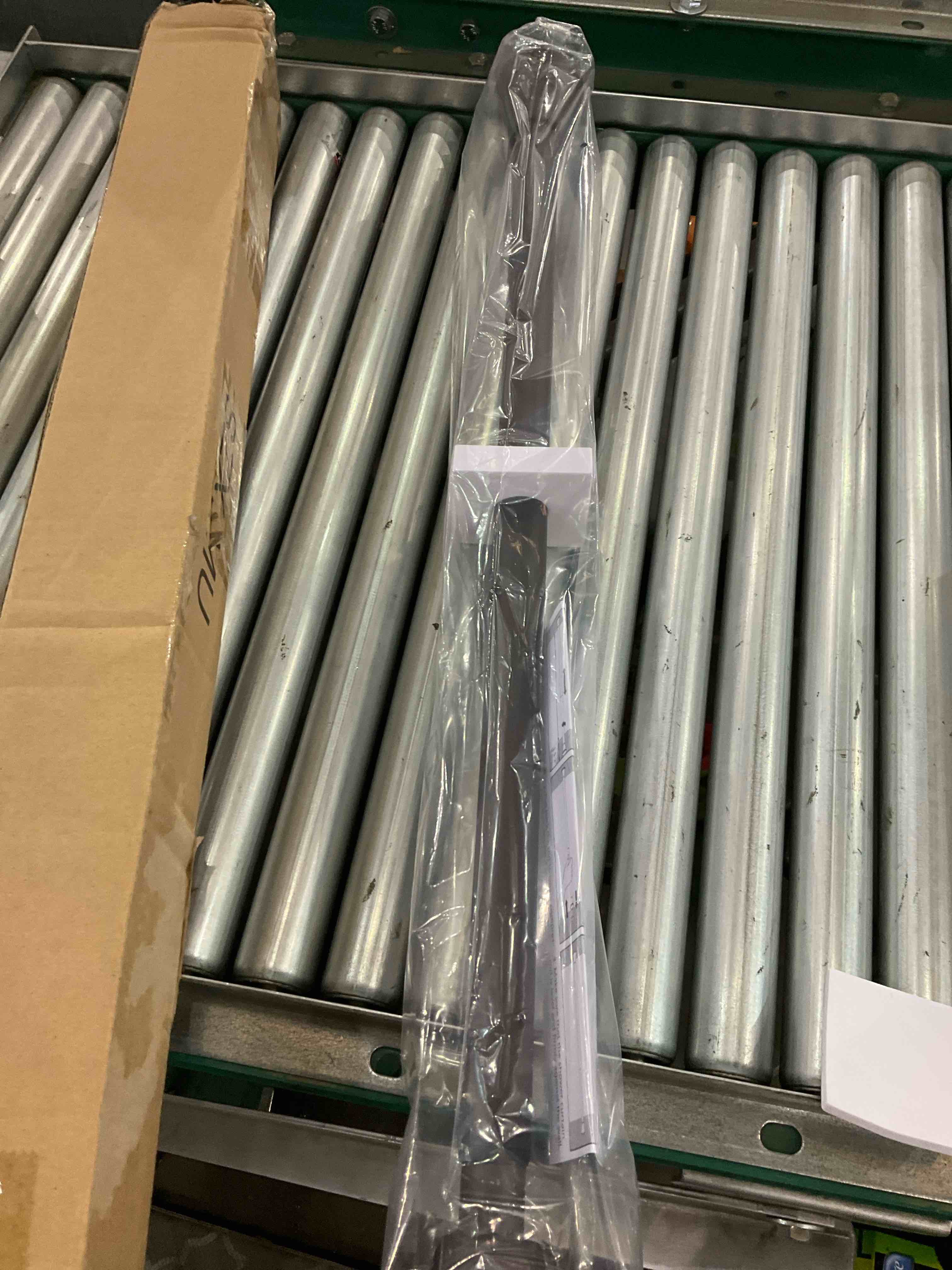 https://s3.amazonaws.com/lotting-images-prod/BargainHunt/EXS01259804_1712338980353.jpeg