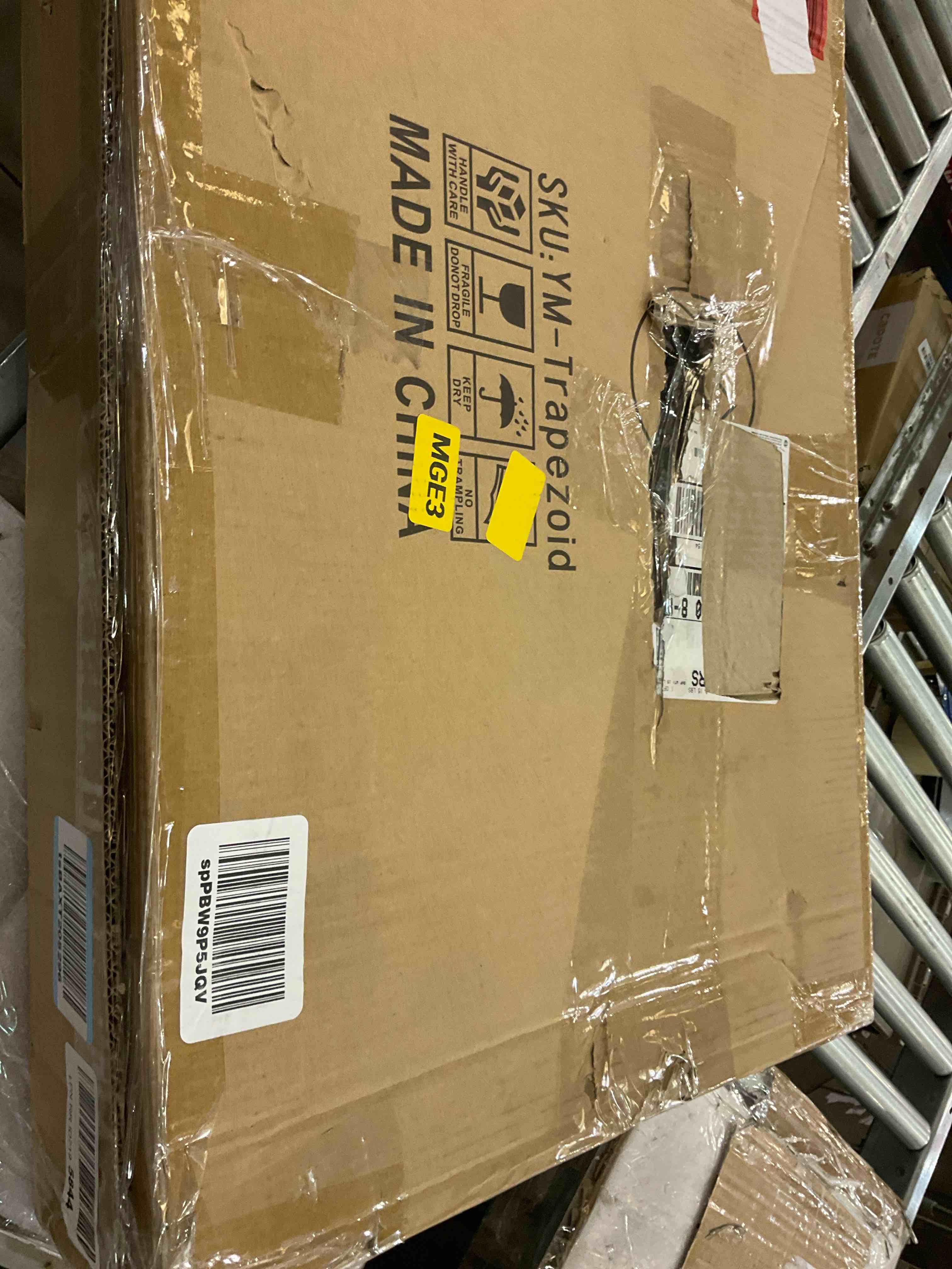 https://s3.amazonaws.com/lotting-images-prod/BargainHunt/EXS01260078_1709828924234.jpeg