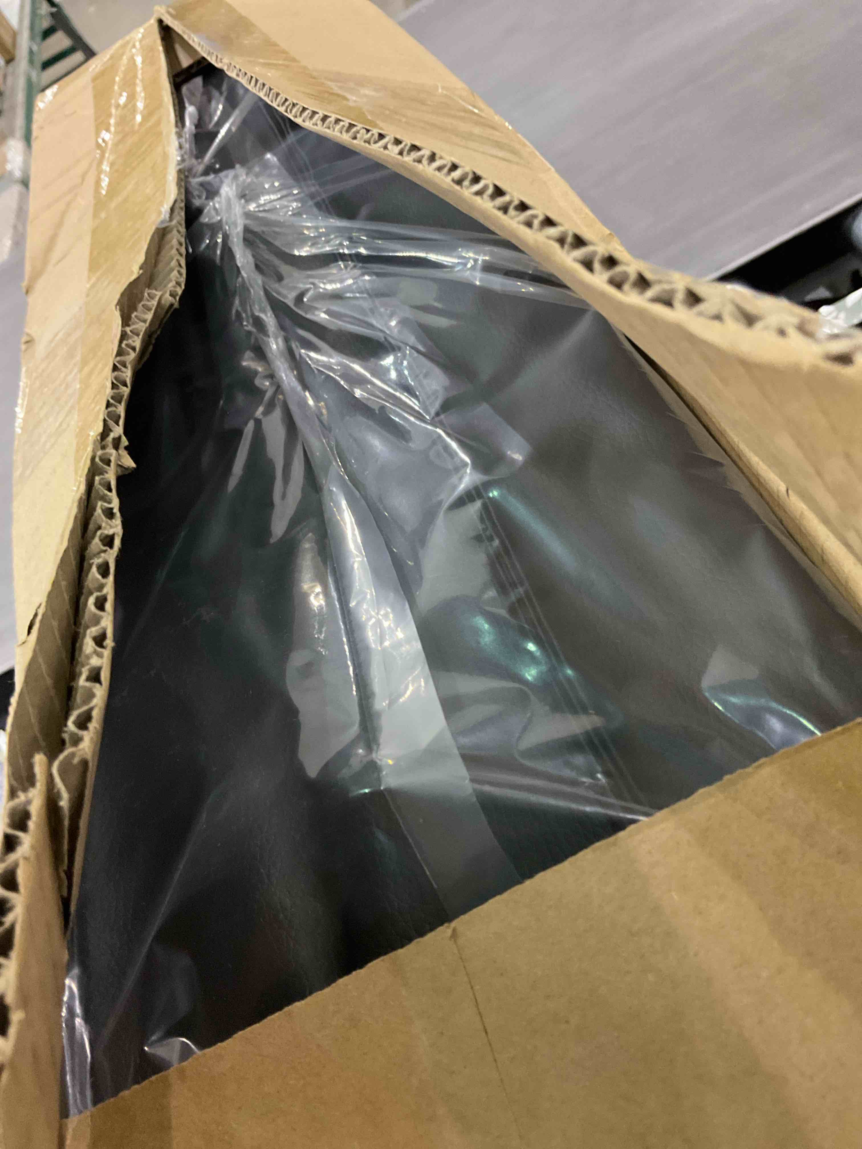 https://s3.amazonaws.com/lotting-images-prod/BargainHunt/EXS01260131_1709901094478.jpeg