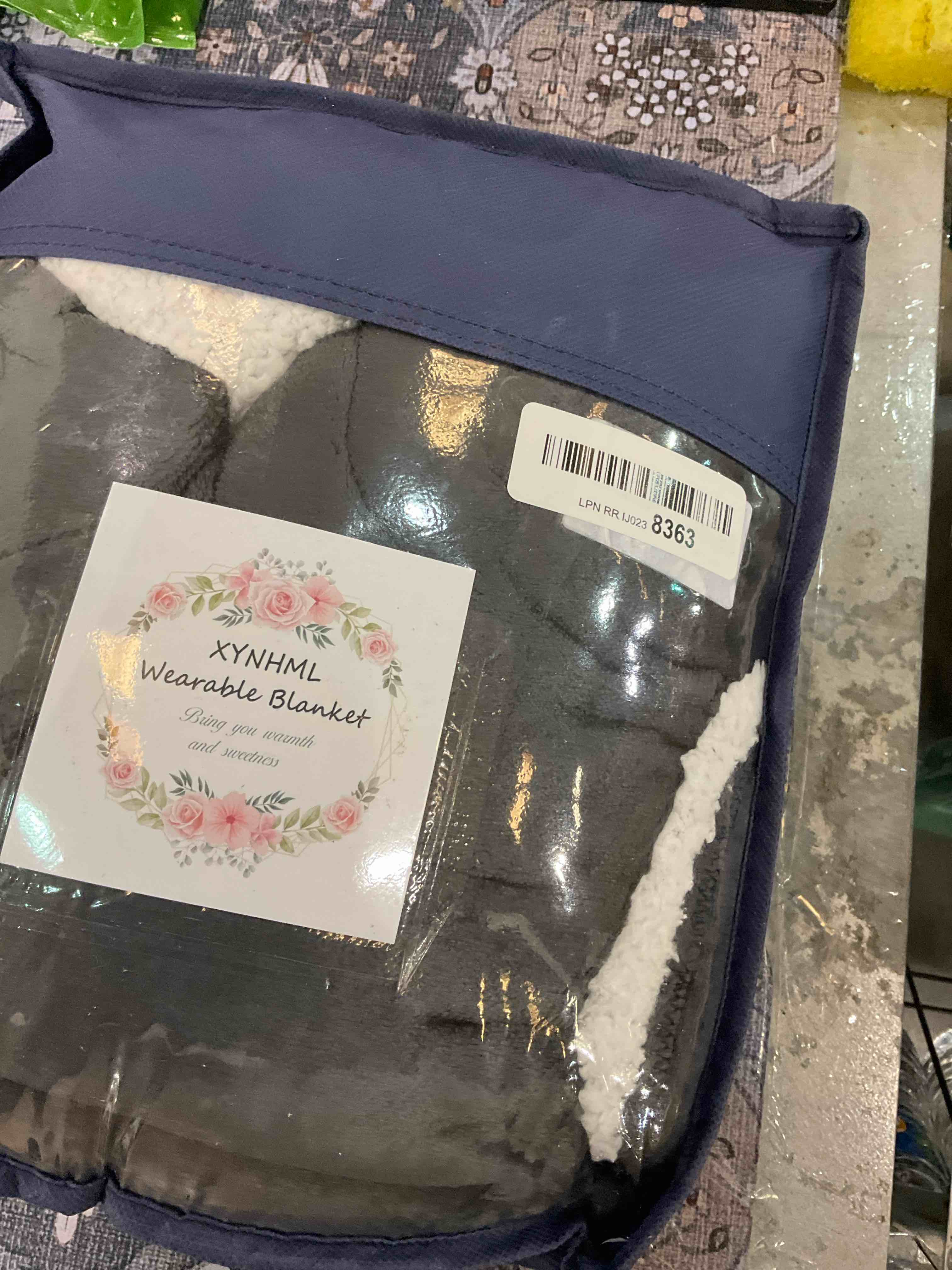 XYNHML Oversized Wearable Blanket Flannel Sherpa Fleece Giant Hoodie Blanket Deep Grey Stitch Blanket Hoodie Sweatshirt Blanket with Sleeves and Giant Pocket