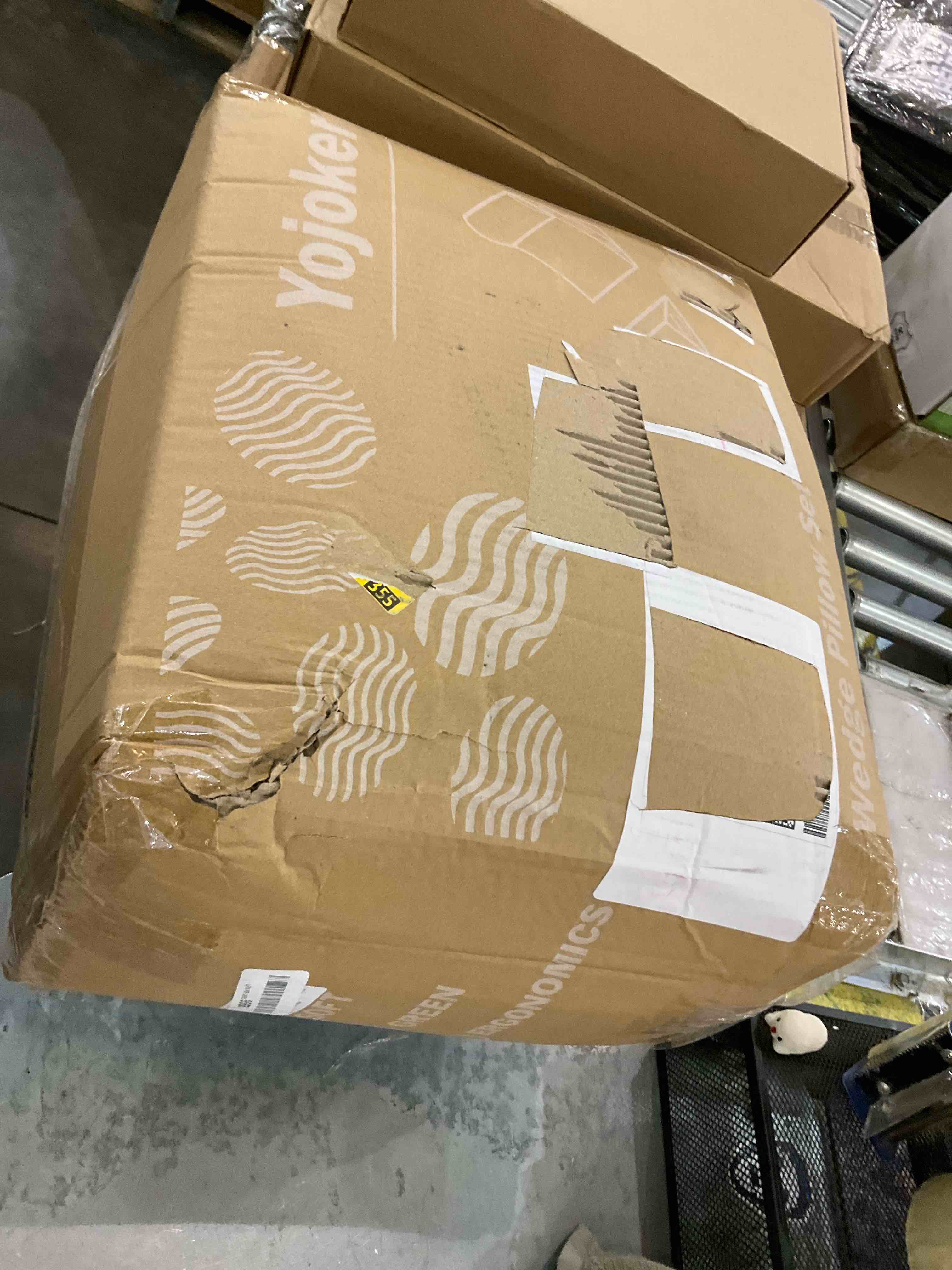 https://s3.amazonaws.com/lotting-images-prod/BargainHunt/EXS01260821_1712324420687.jpeg