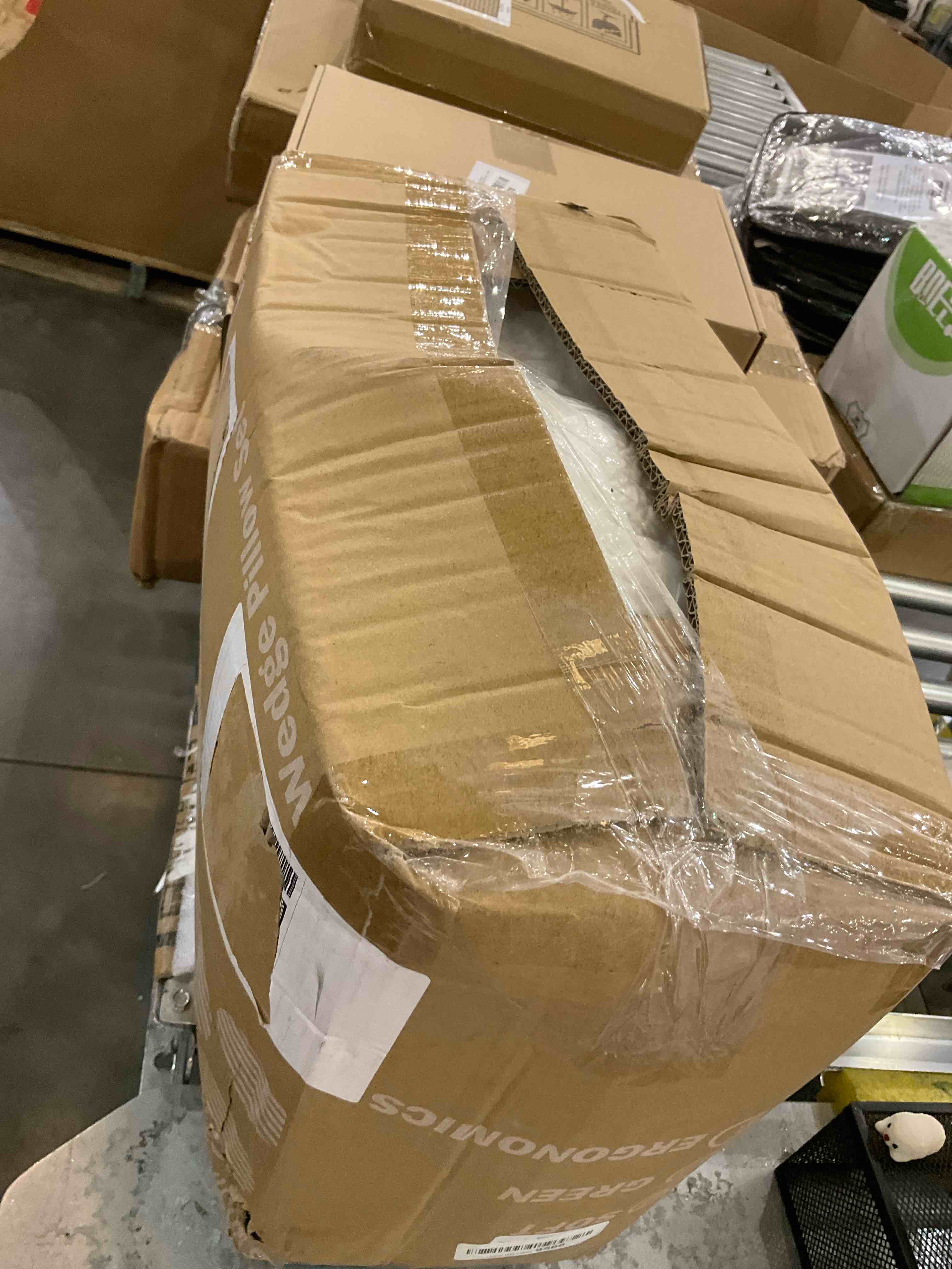 https://s3.amazonaws.com/lotting-images-prod/BargainHunt/EXS01260821_1712324424352.jpeg