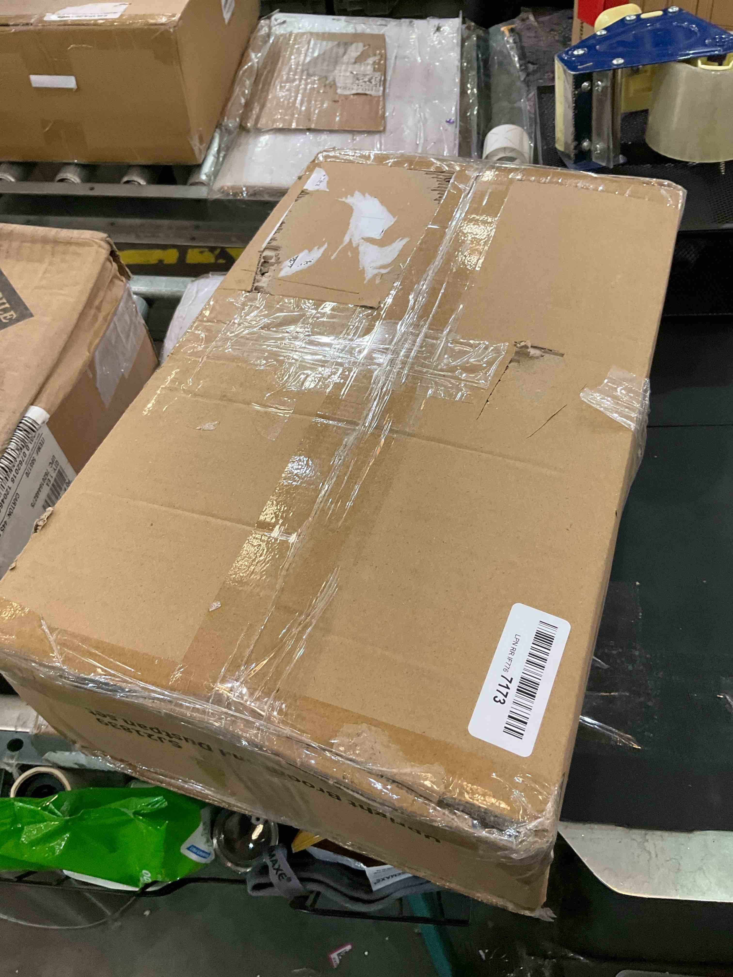 https://s3.amazonaws.com/lotting-images-prod/BargainHunt/EXS01260868_1712331057608.jpeg