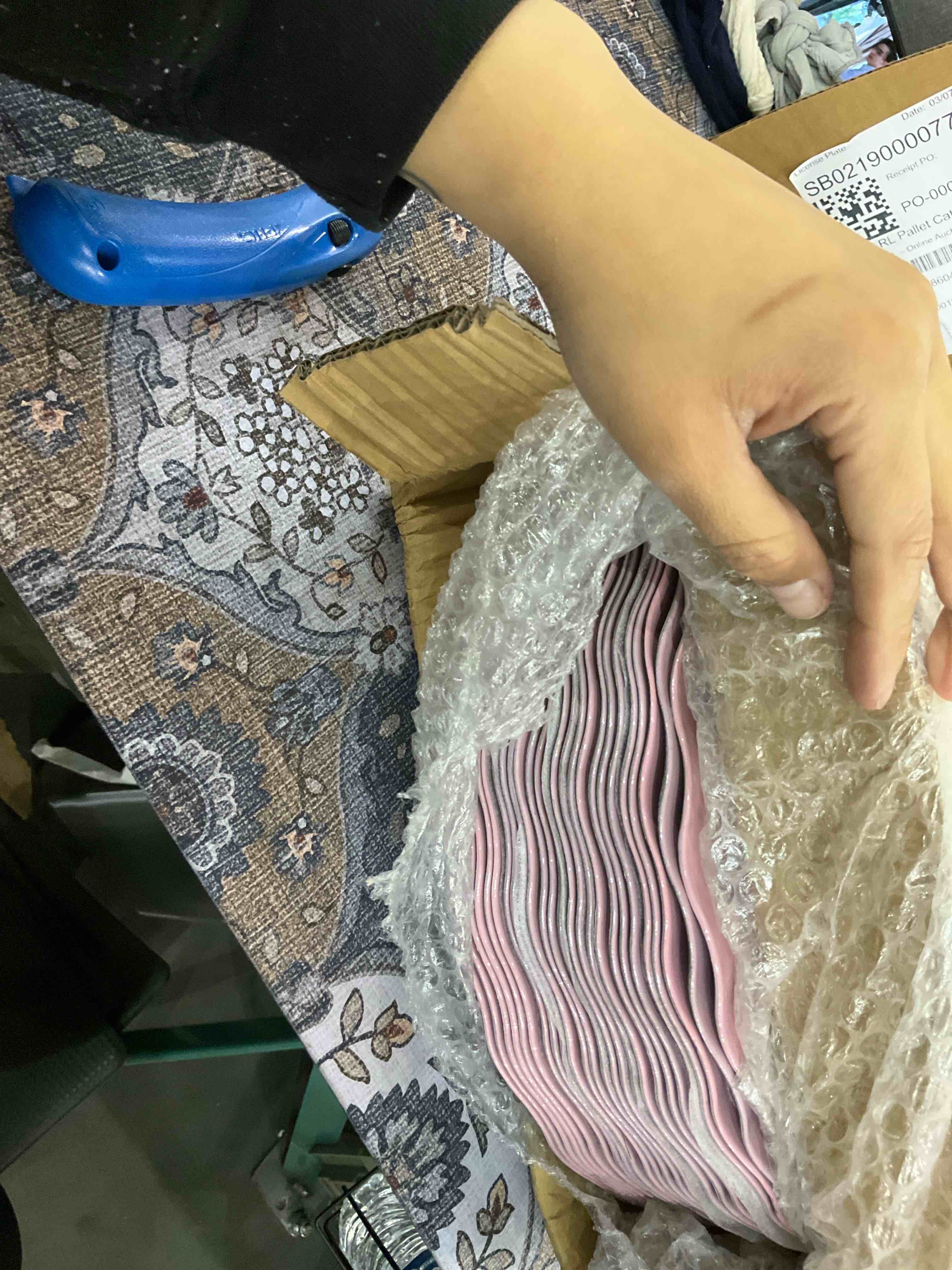 https://s3.amazonaws.com/lotting-images-prod/BargainHunt/EXS01261158_1710339386406.jpeg