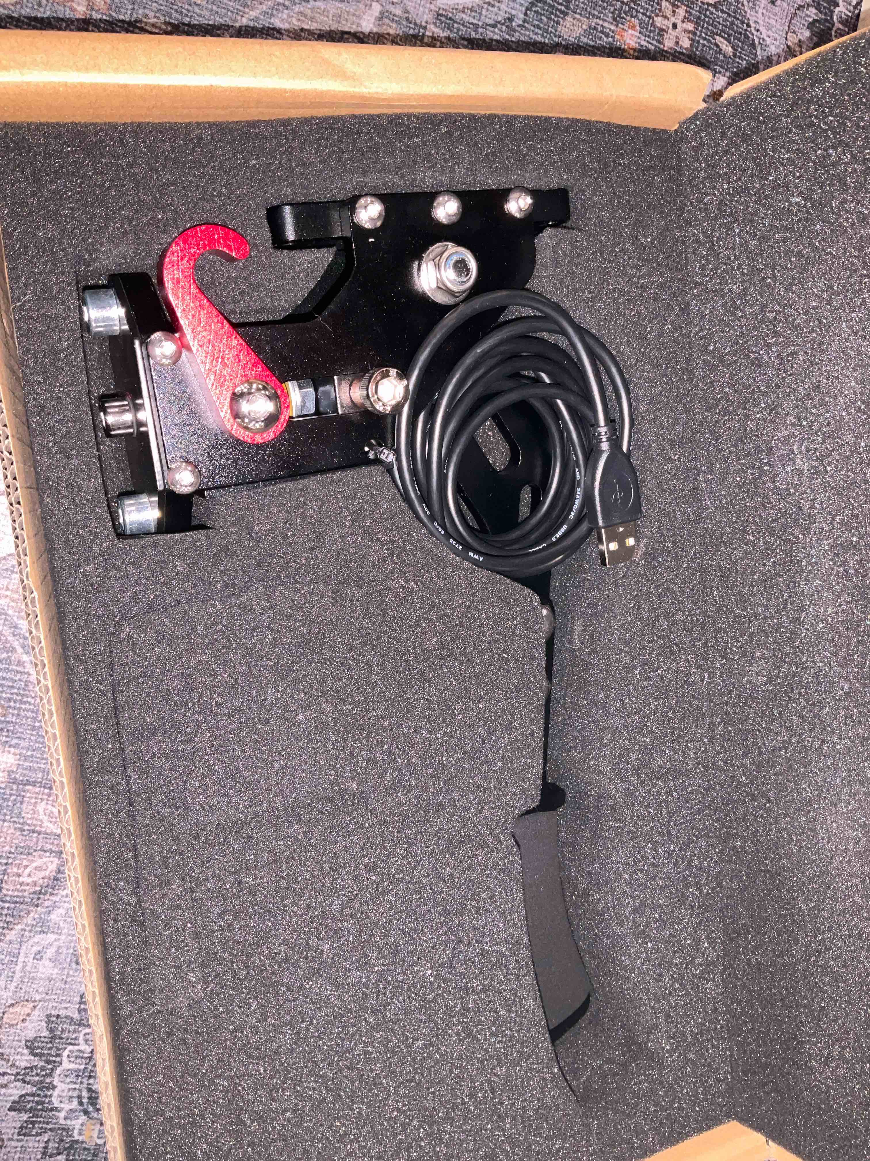 https://s3.amazonaws.com/lotting-images-prod/BargainHunt/EXS01261285_1710417187492.jpeg