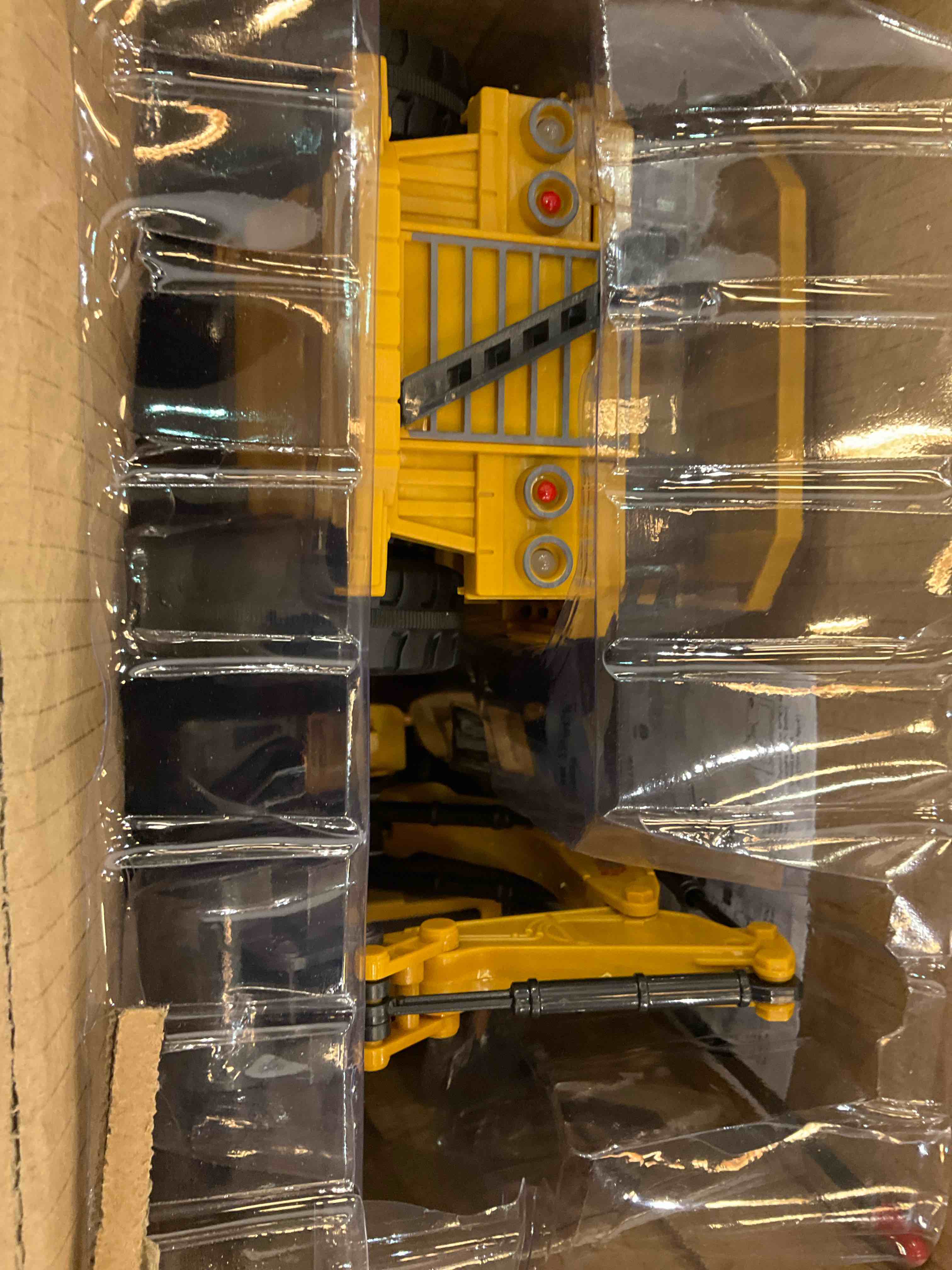 https://s3.amazonaws.com/lotting-images-prod/BargainHunt/EXS01261416_1710437585151.jpeg