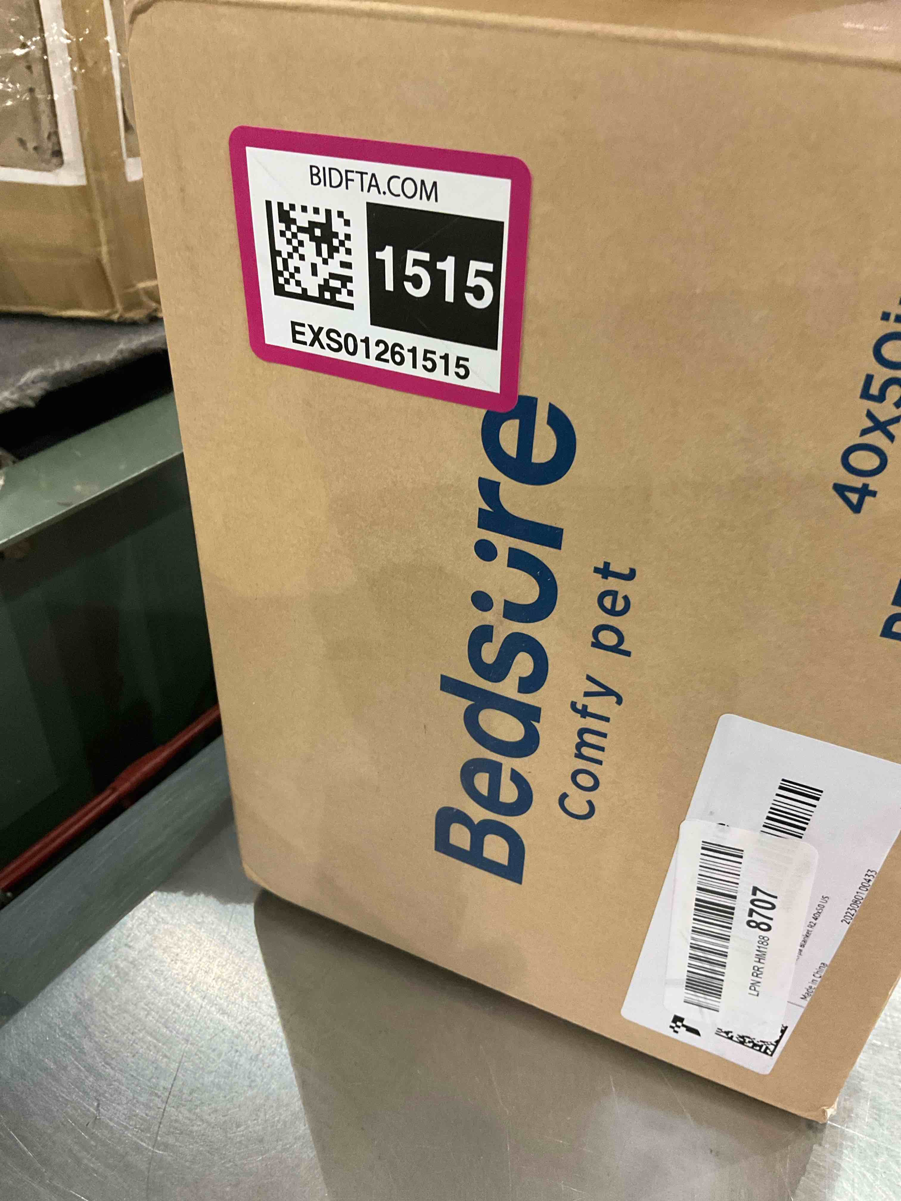https://s3.amazonaws.com/lotting-images-prod/BargainHunt/EXS01261515_1710937702052.jpeg