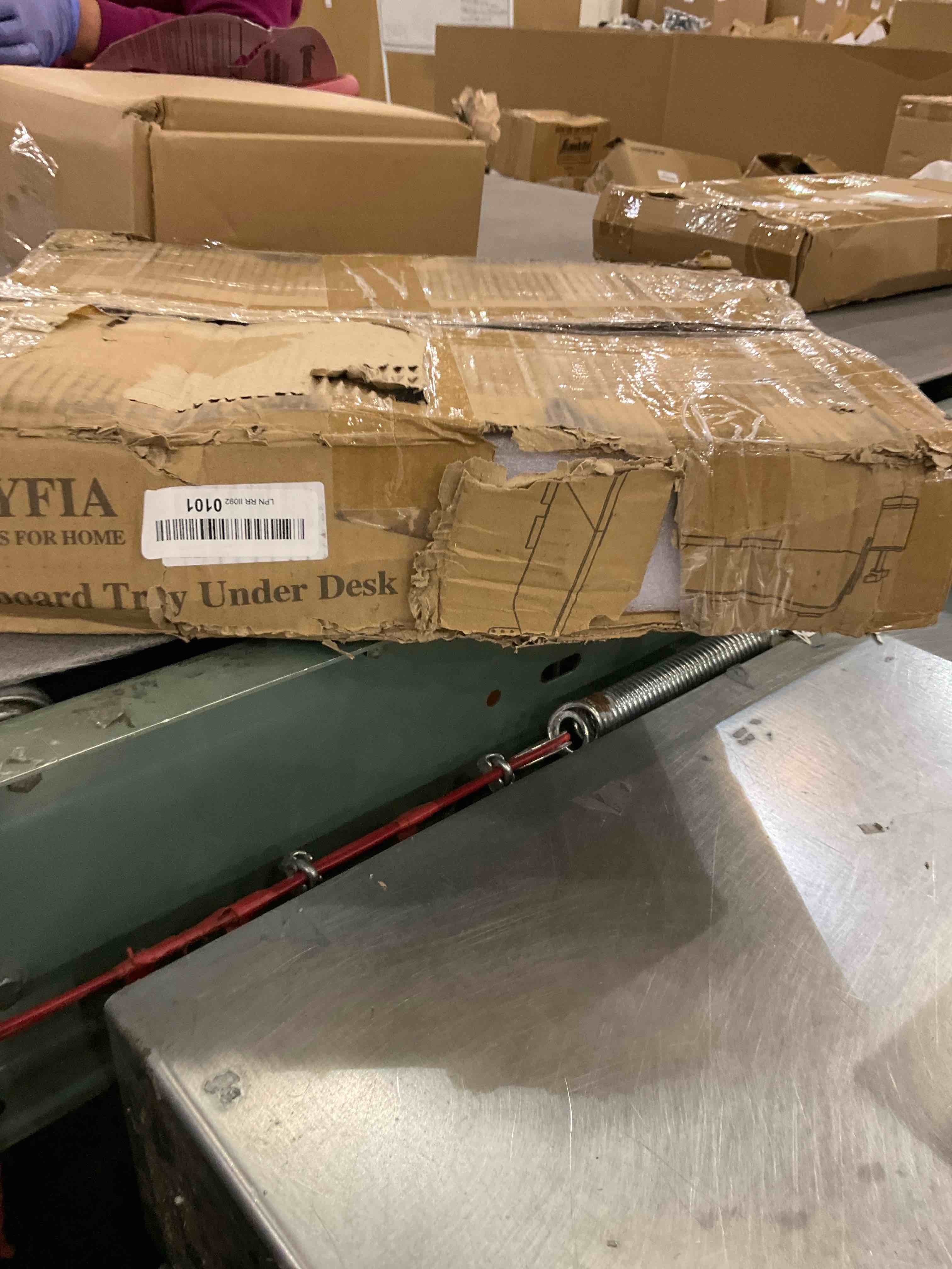 https://s3.amazonaws.com/lotting-images-prod/BargainHunt/EXS01261613_1710949037994.jpeg