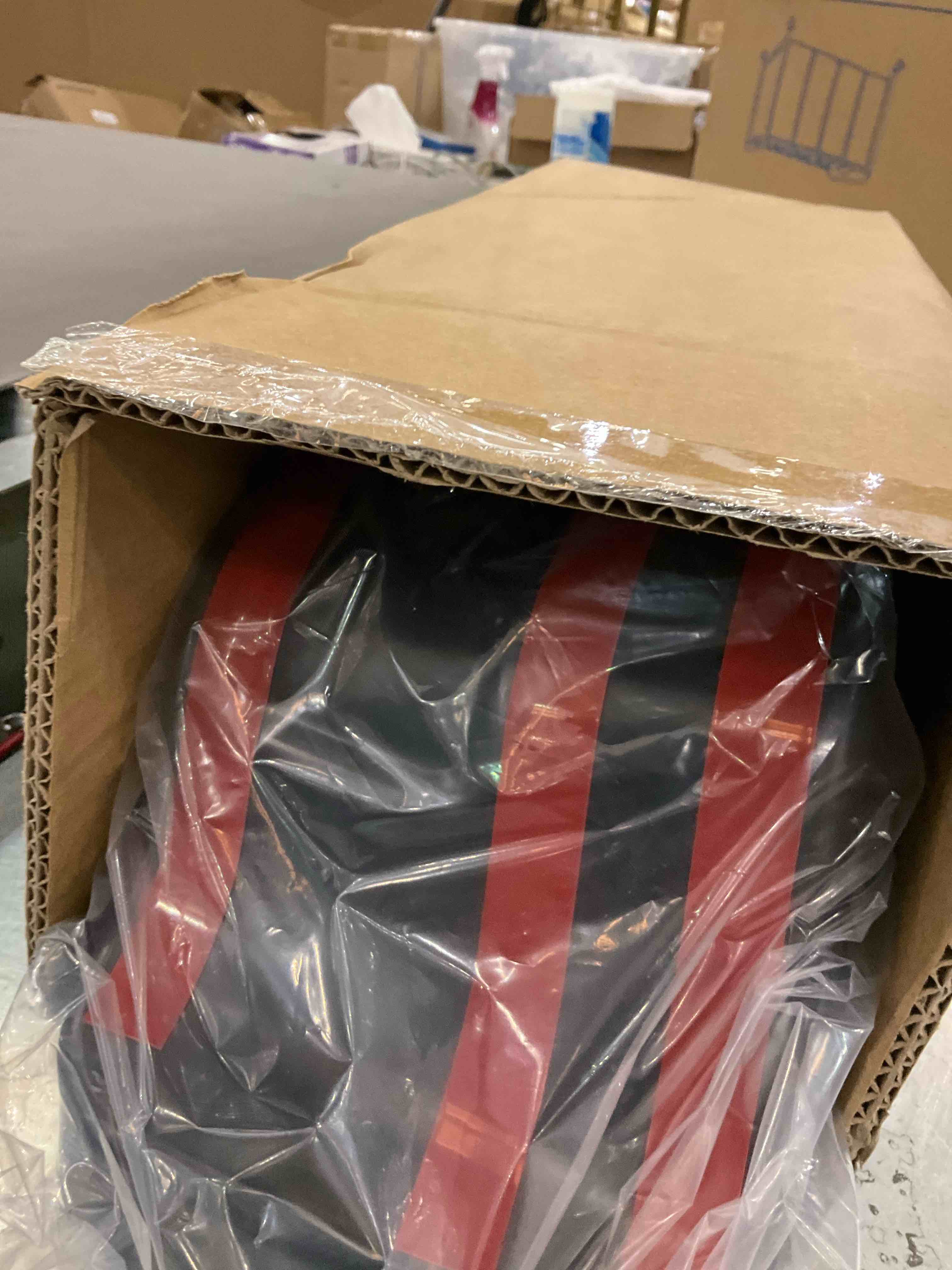 https://s3.amazonaws.com/lotting-images-prod/BargainHunt/EXS01261641_1710955571705.jpeg