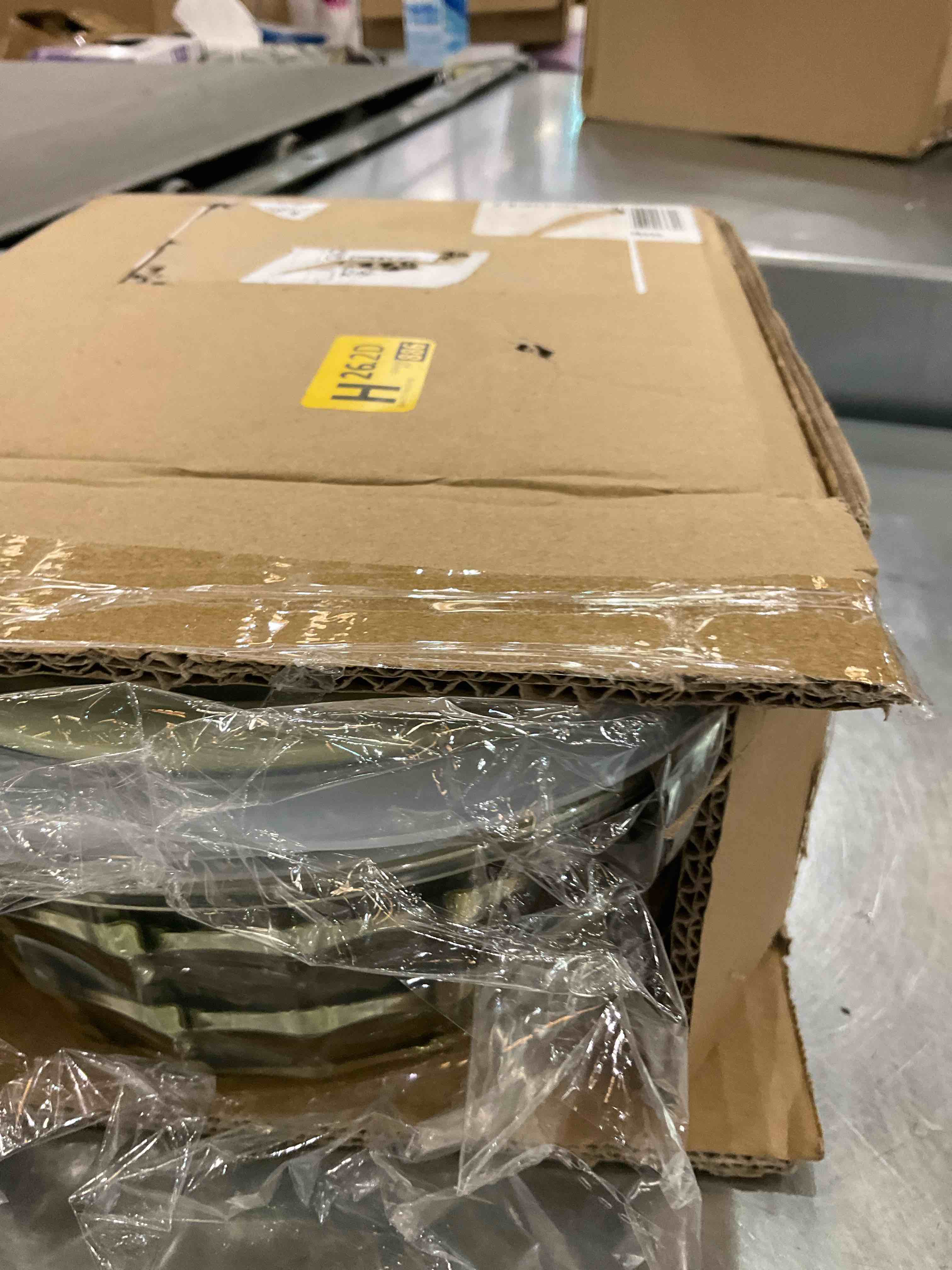 https://s3.amazonaws.com/lotting-images-prod/BargainHunt/EXS01261643_1710955828801.jpeg